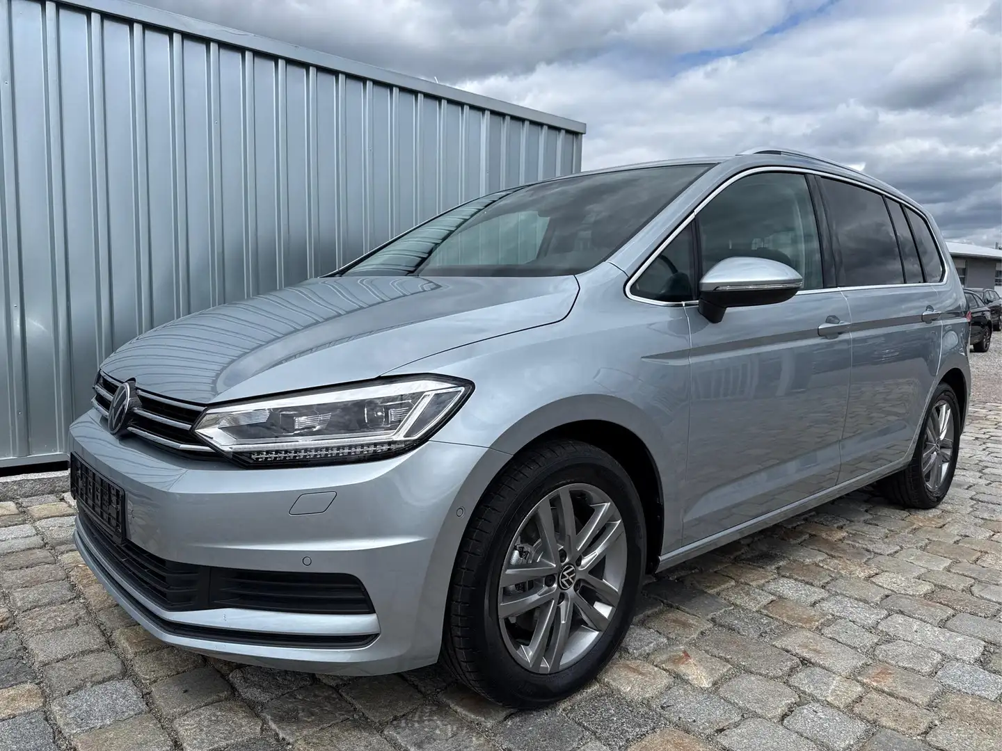 Volkswagen Touran Comfort Plus Edition-150 PS-TSI-DSG-7 Sitzer-AH... Silber - 1
