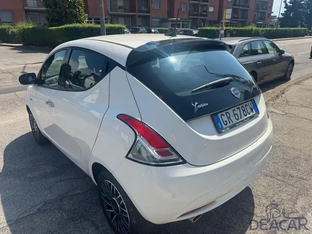 Lancia Ypsilon view 5