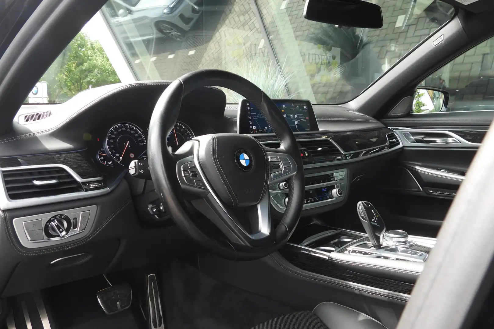 BMW 740 7 Serie 740e High Executive M Sport Automaat / Sch Zwart - 2