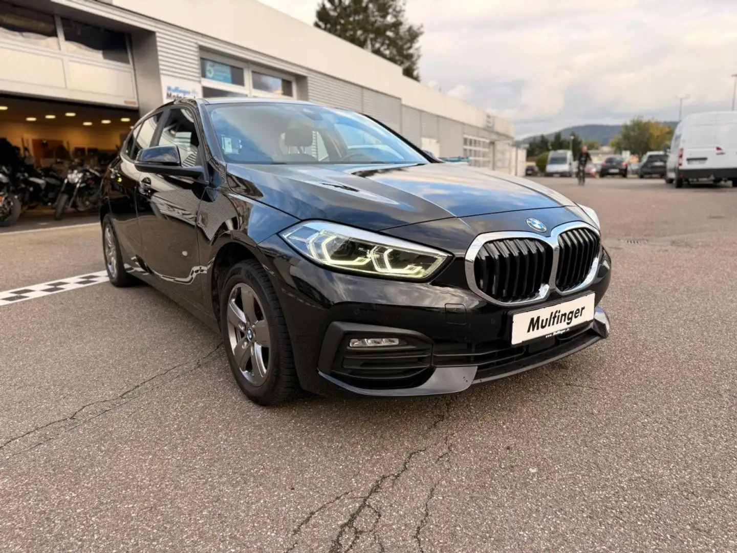 BMW 118 i LED Sitzheizung Live-Prof.DAB Tempomat Navi Nero - 2