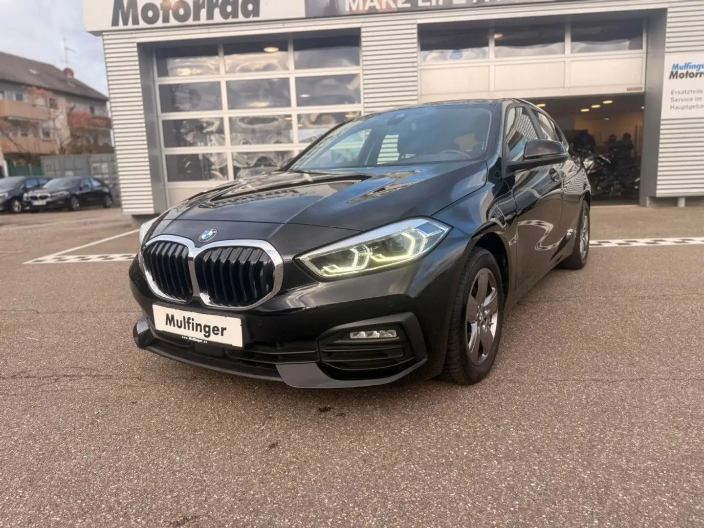 BMW 118 i LED Sitzheizung Live-Prof.DAB Tempomat Navi Noir - 2