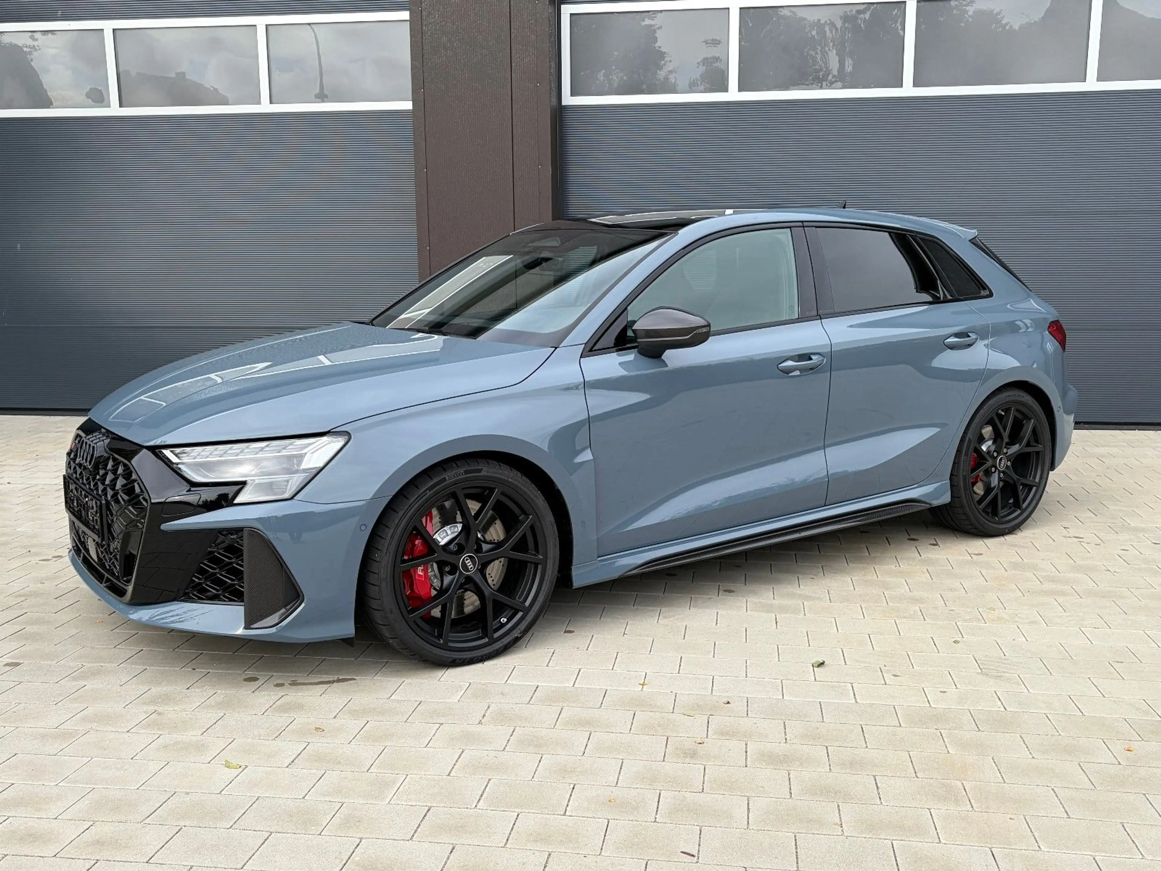 Audi RS3 Sportback qu. CARBON/BlackPlus/KEMORAGRAU — photo 3