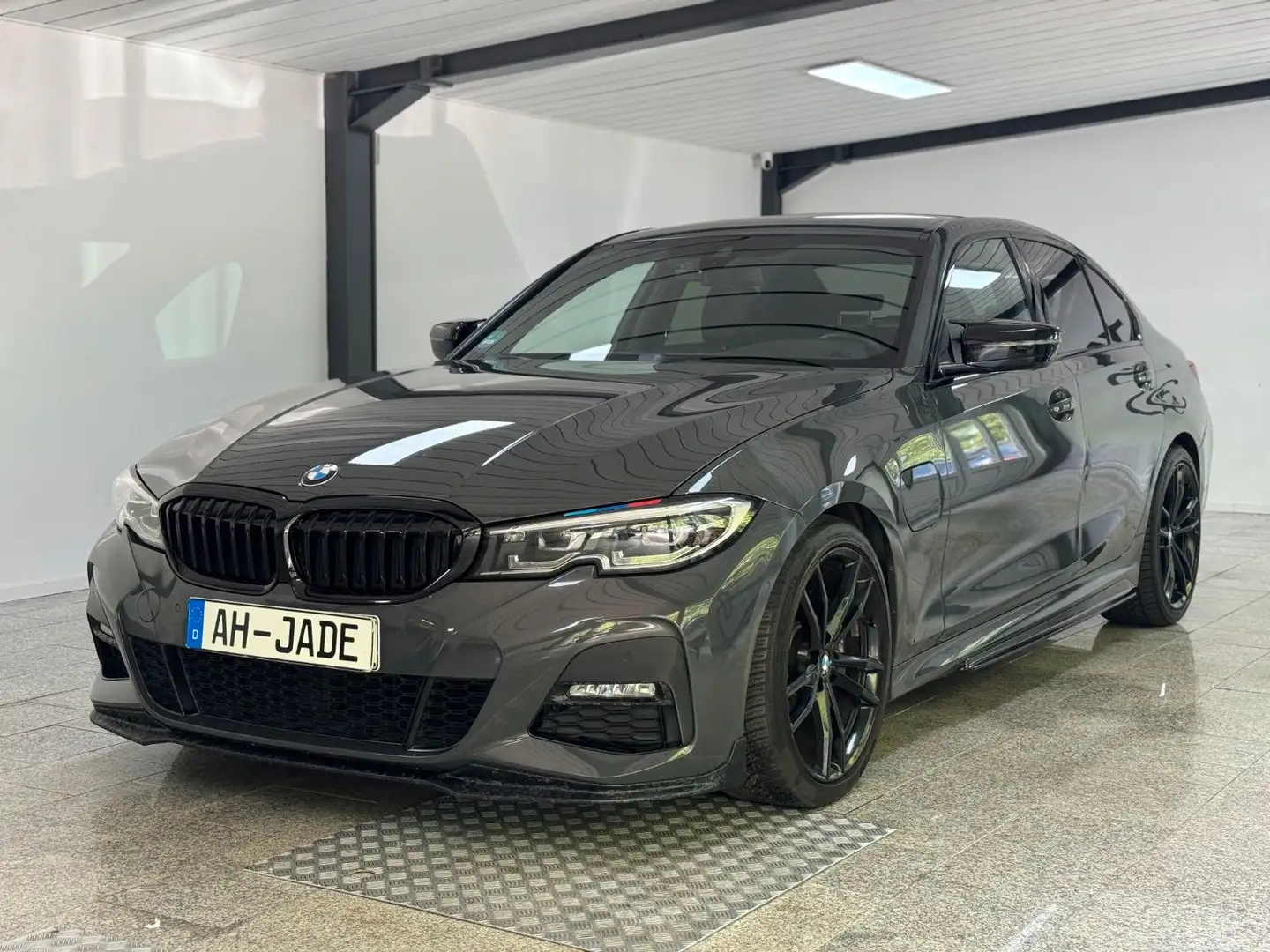 BMW 330 e M Sport*M-Perf.*LiveC+*H/K*Lenkhzg.*H&R Gris - 2