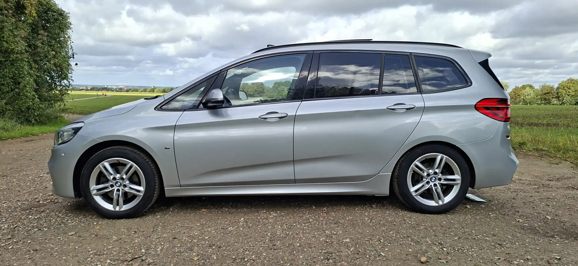 BMW 218 2-serie Gran Tourer 218i Gran Tourer automaat/pano Grijs - 2