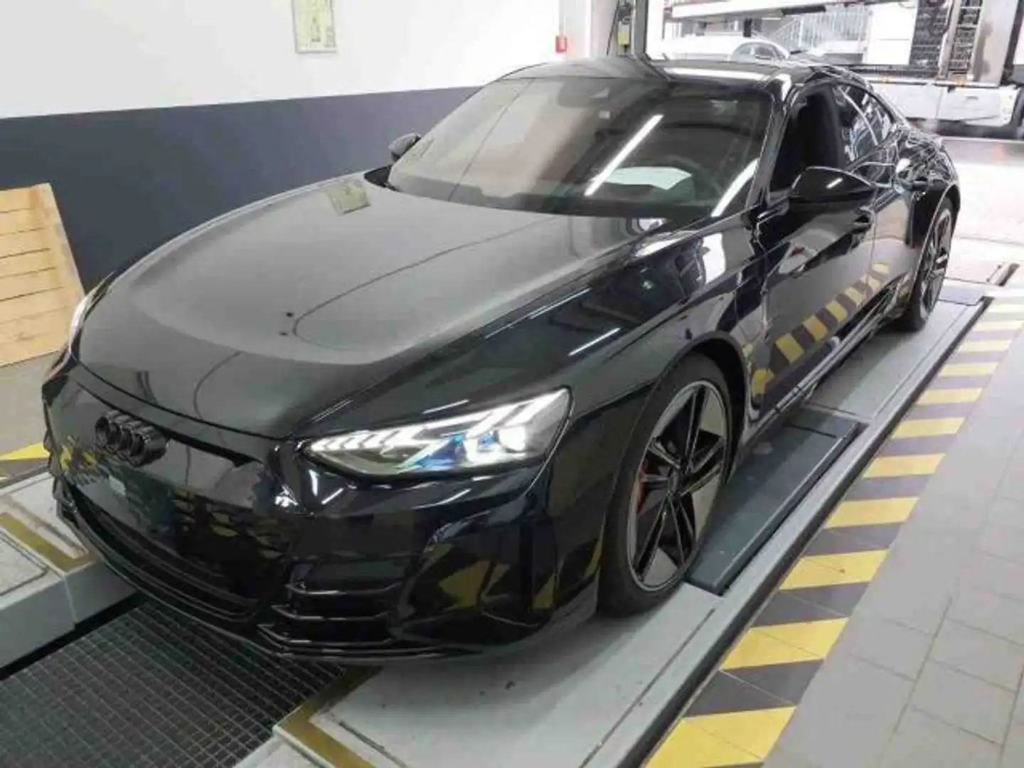 Audi e-tron GT RS e-tron GT Matrix HUD Pano Keramik 360° Massag Schwarz - 2