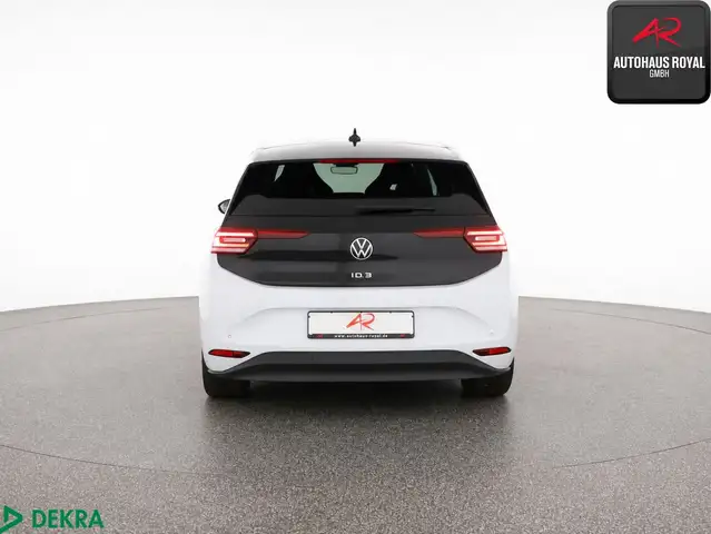 Volkswagen Id.3 view 4