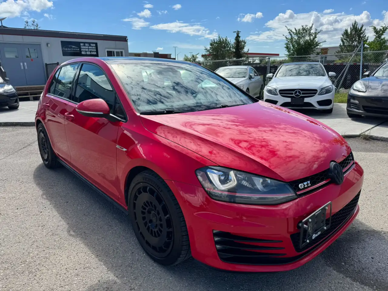 Volkswagen Golf GTI photo Volkswagen Golf GTI