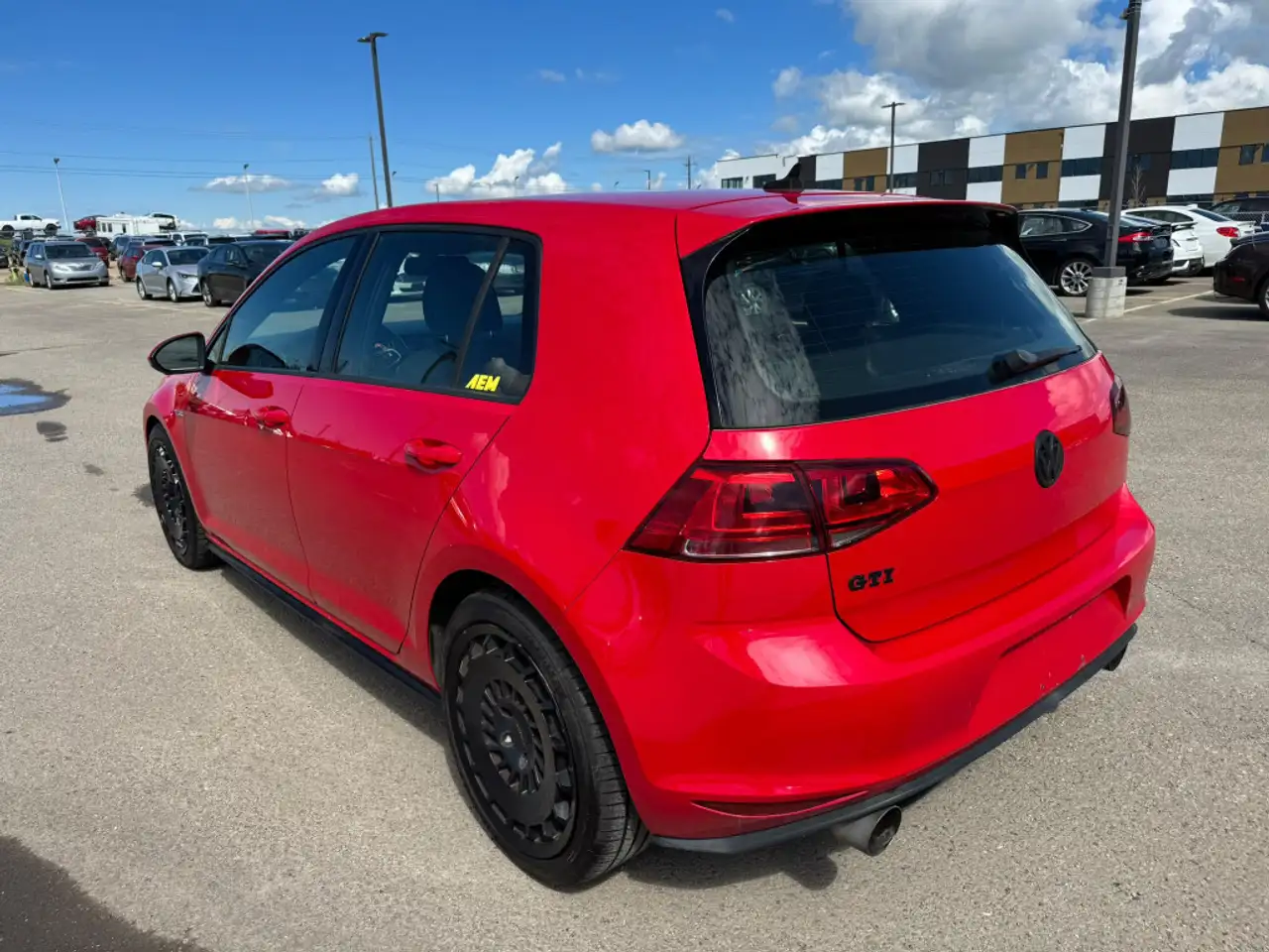Volkswagen Golf GTI photo Volkswagen Golf GTI