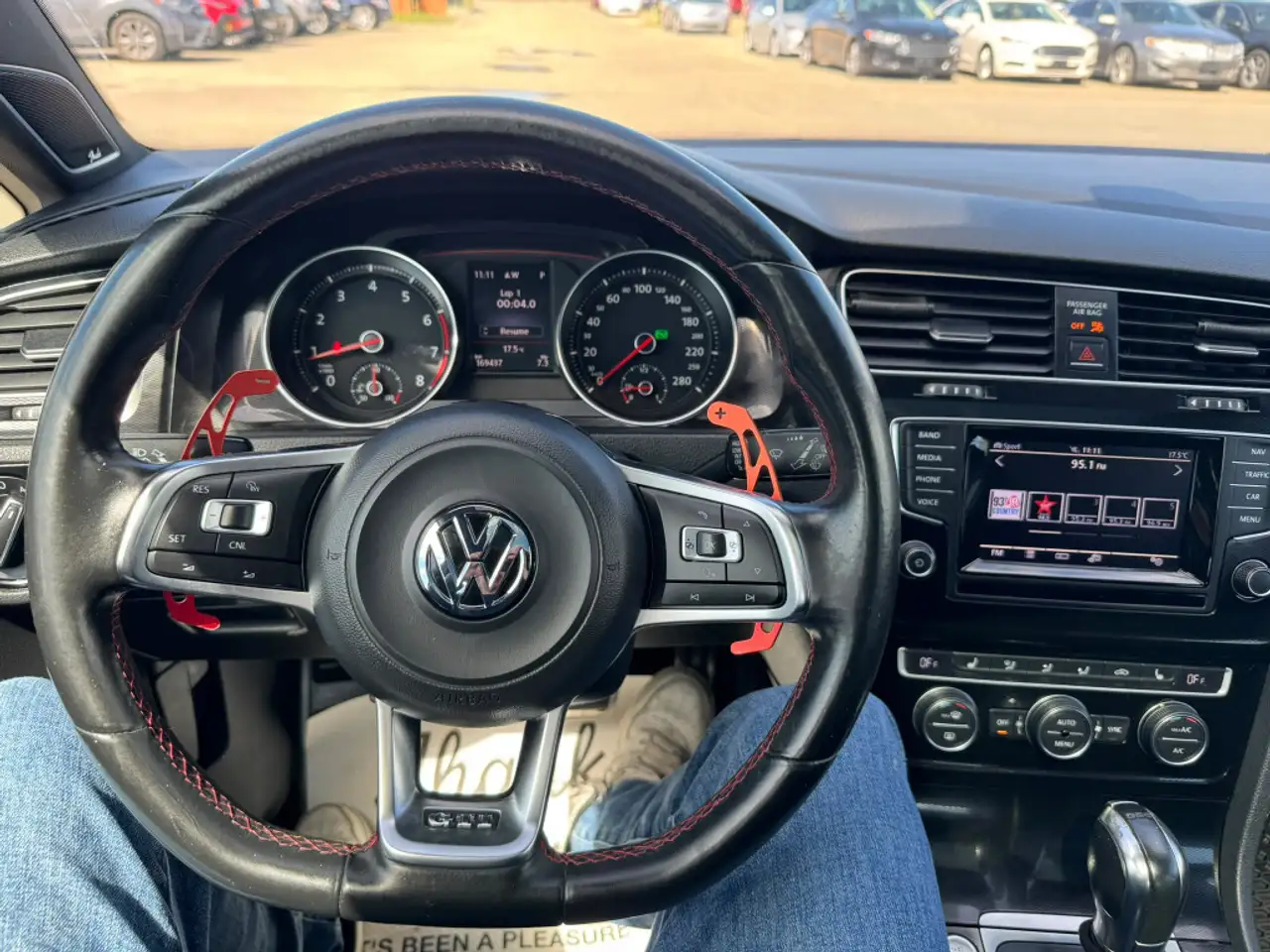 Volkswagen Golf GTI photo Volkswagen Golf GTI