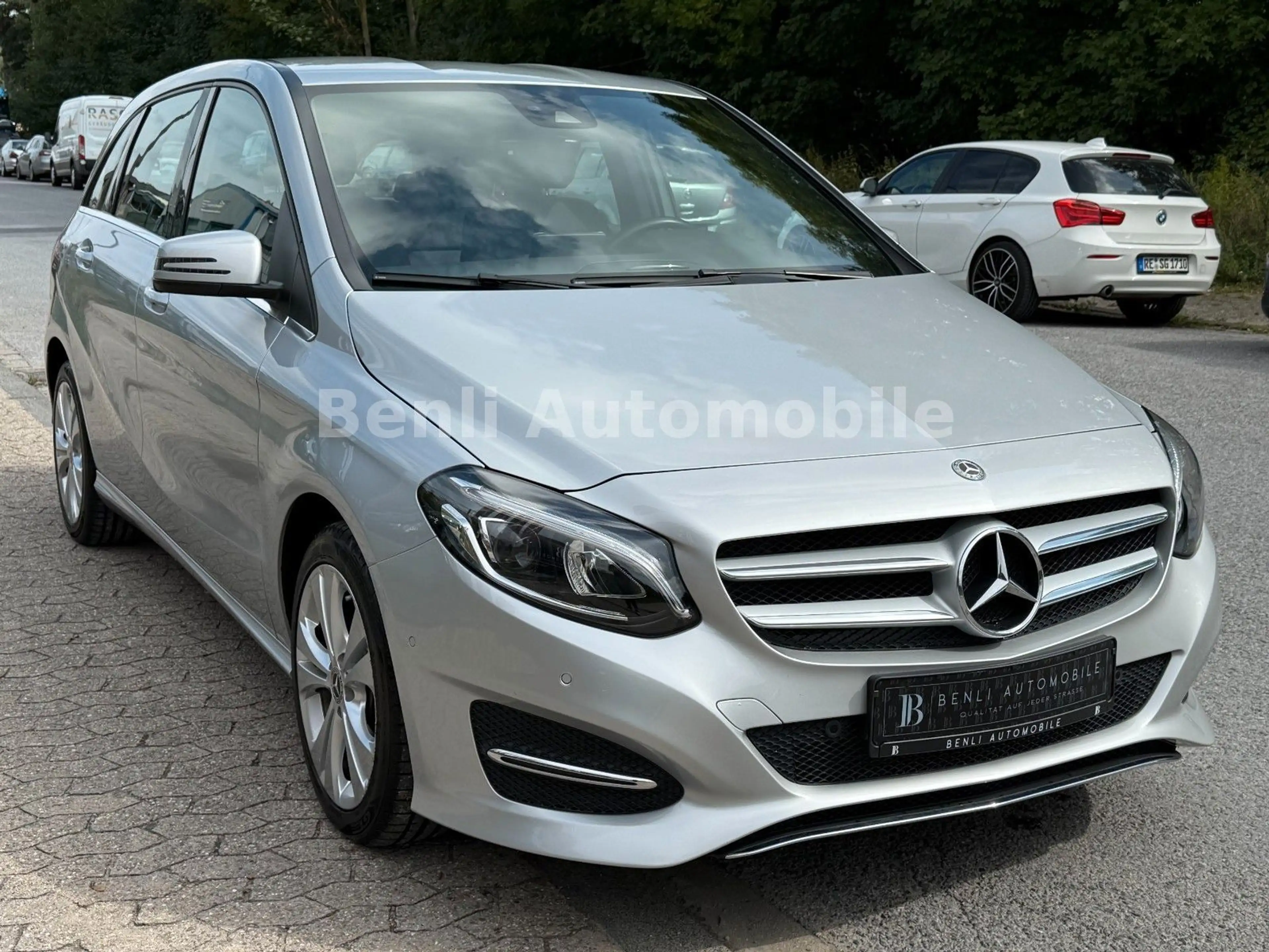 Mercedes-Benz B 200 /URBAN/LED/NAVI/TEILLEDER/SHZ/TMP/TÜV-NEU — photo 7