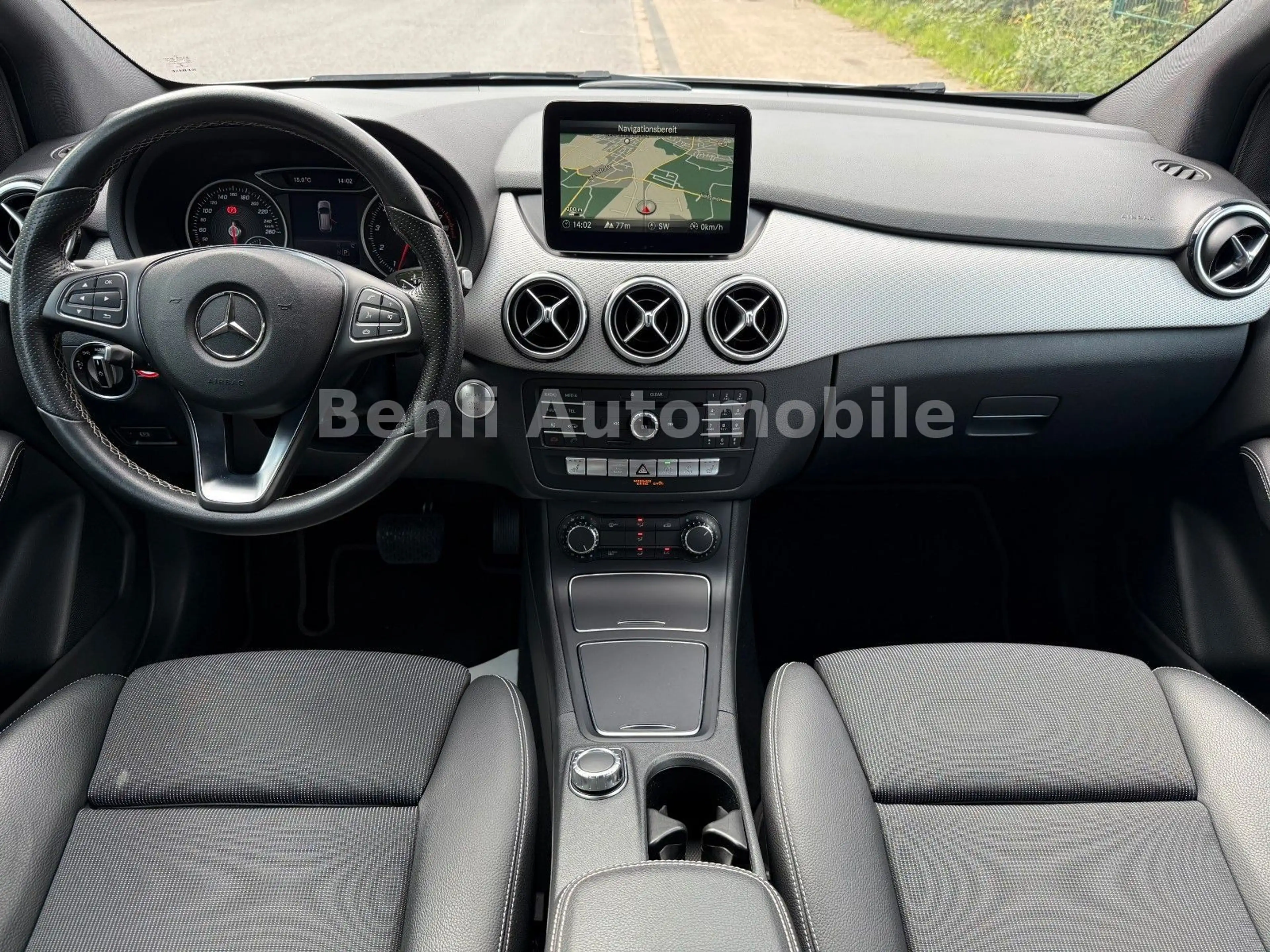 Mercedes-Benz B 200 /URBAN/LED/NAVI/TEILLEDER/SHZ/TMP/TÜV-NEU — photo 15