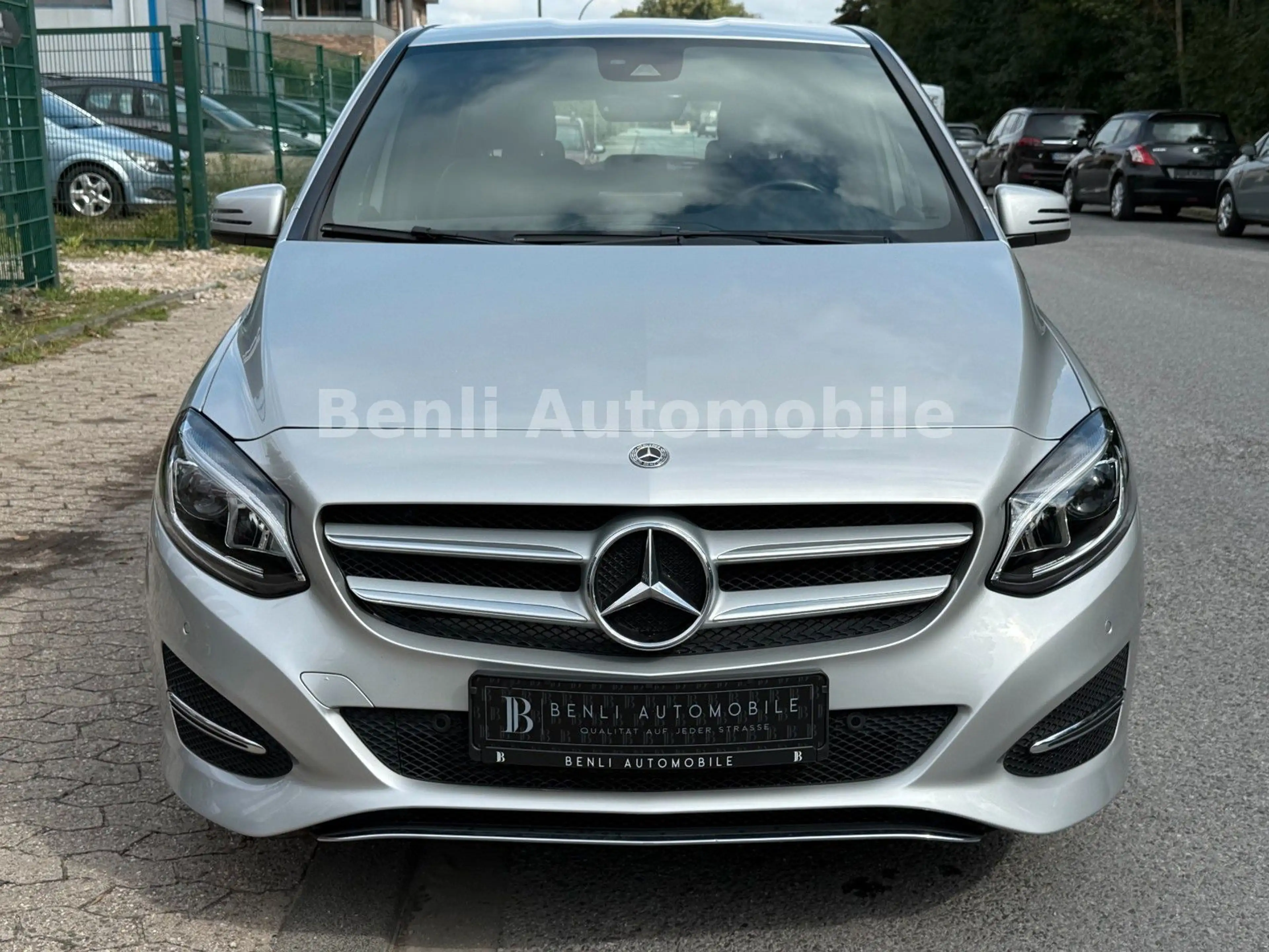 Mercedes-Benz B 200 /URBAN/LED/NAVI/TEILLEDER/SHZ/TMP/TÜV-NEU — photo 8