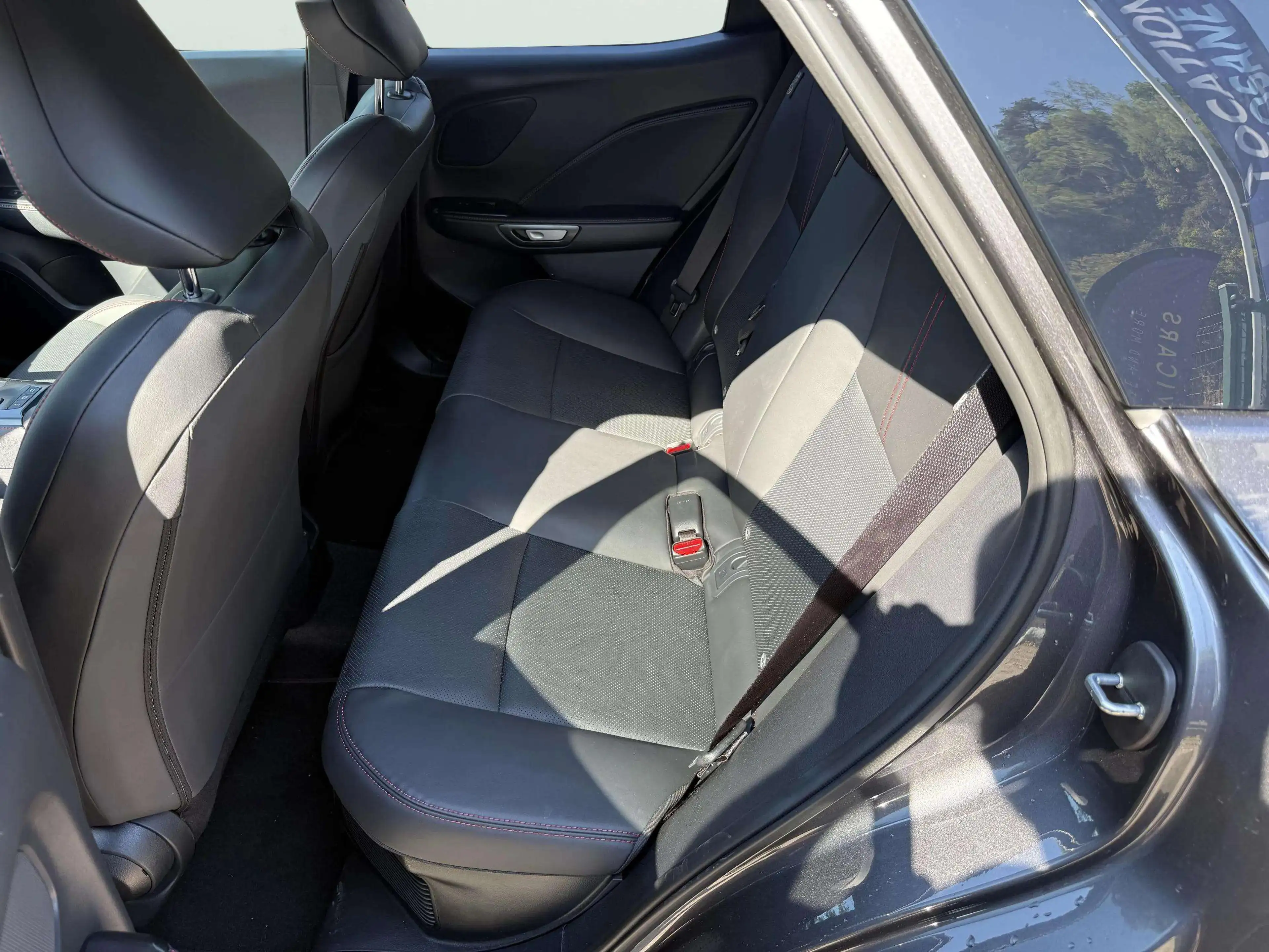 Lexus LBX LBX 1.5i FWD Cool Cool — photo 10