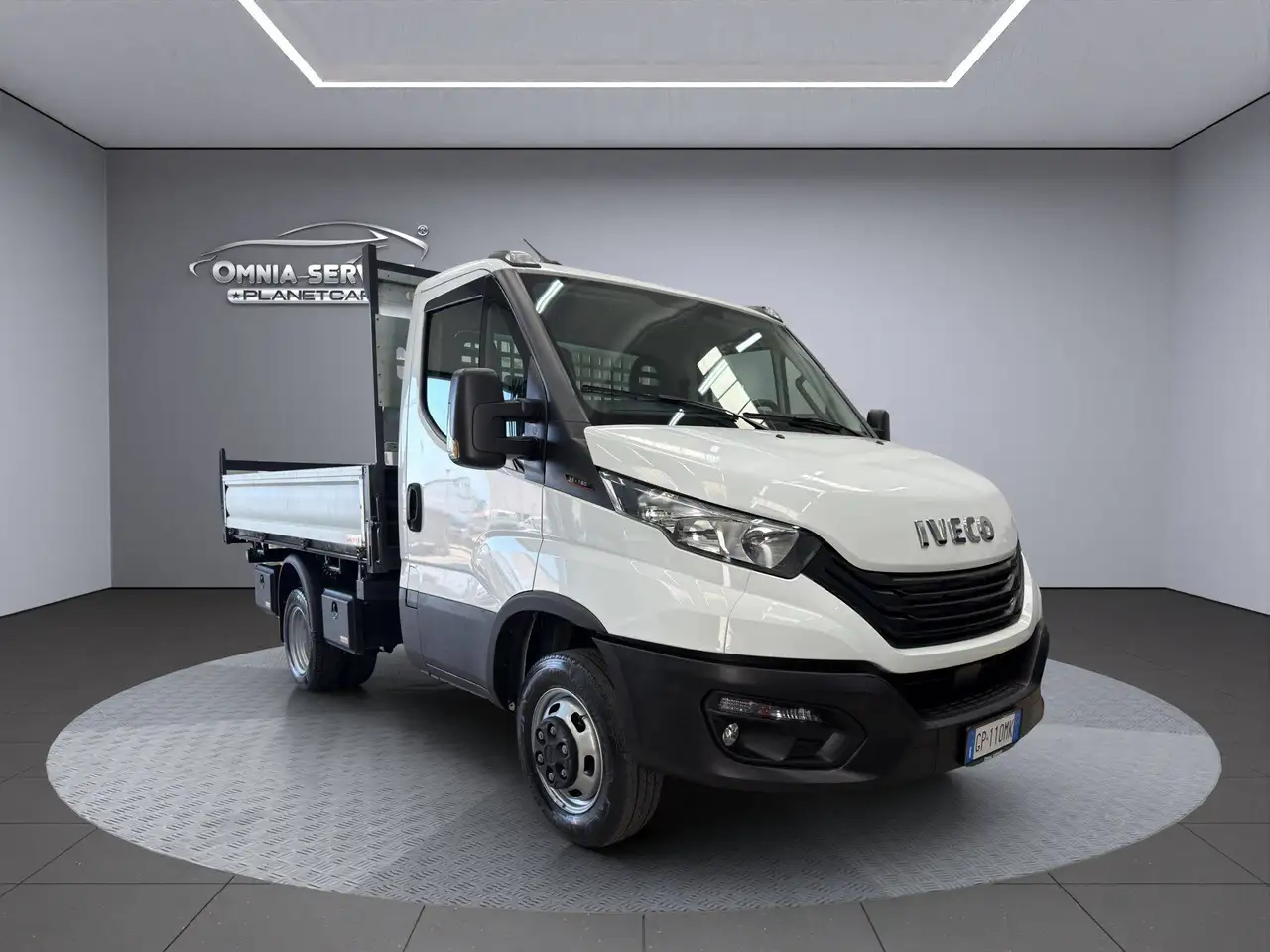 Iveco Daily 2023 — фото 8
