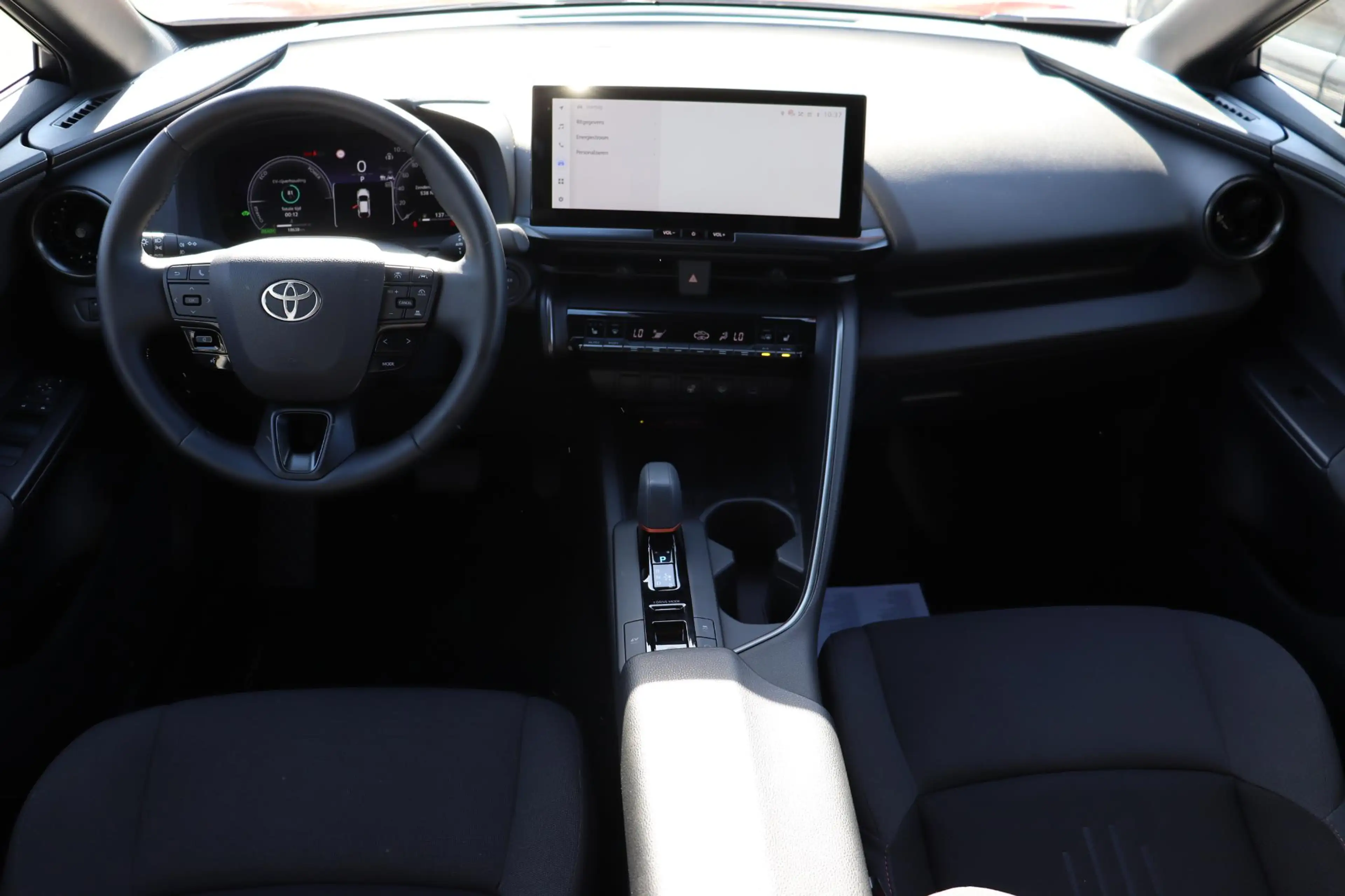 Toyota C-HR 1.8 Hybrid 140 First Edition Limited Bi-Tone, Stoe — photo 3