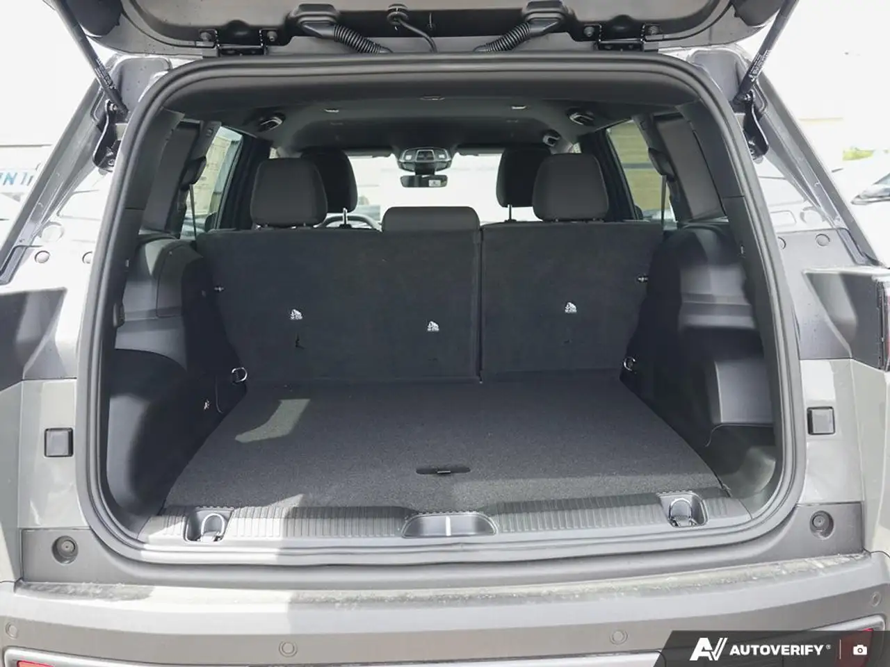 Jeep Cherokee снимка Jeep Cherokee