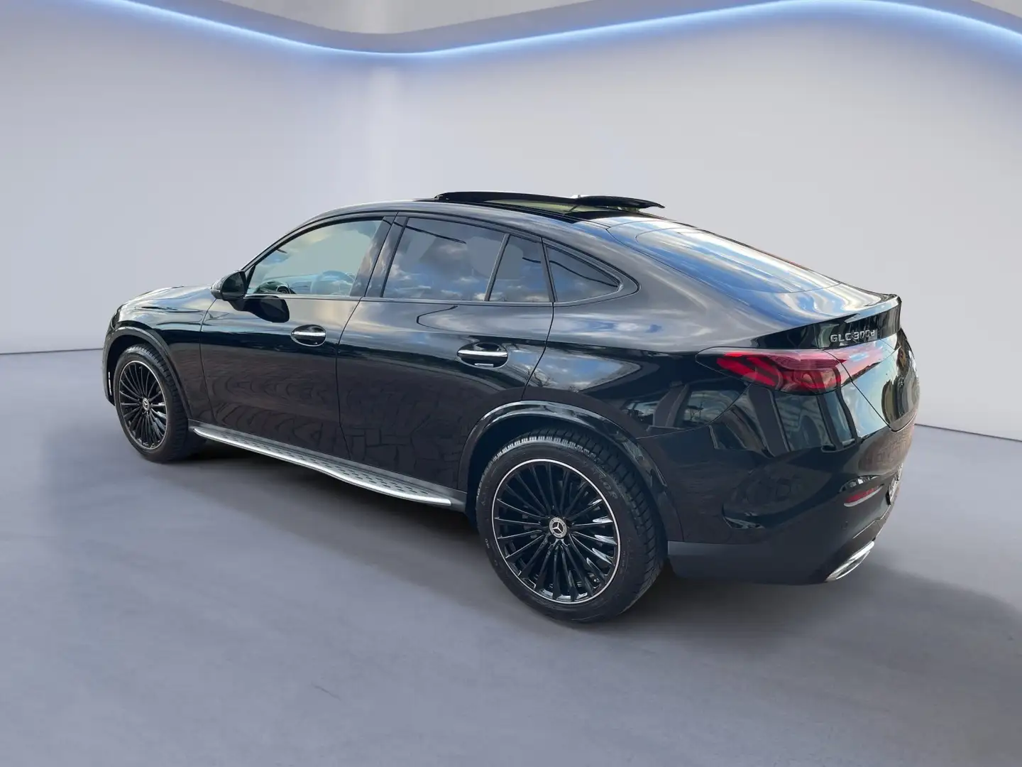 Mercedes-Benz GLC 300 D Coupè 4-Matic AMG Line*PANORAMA*PELLE*20" Zwart - 1