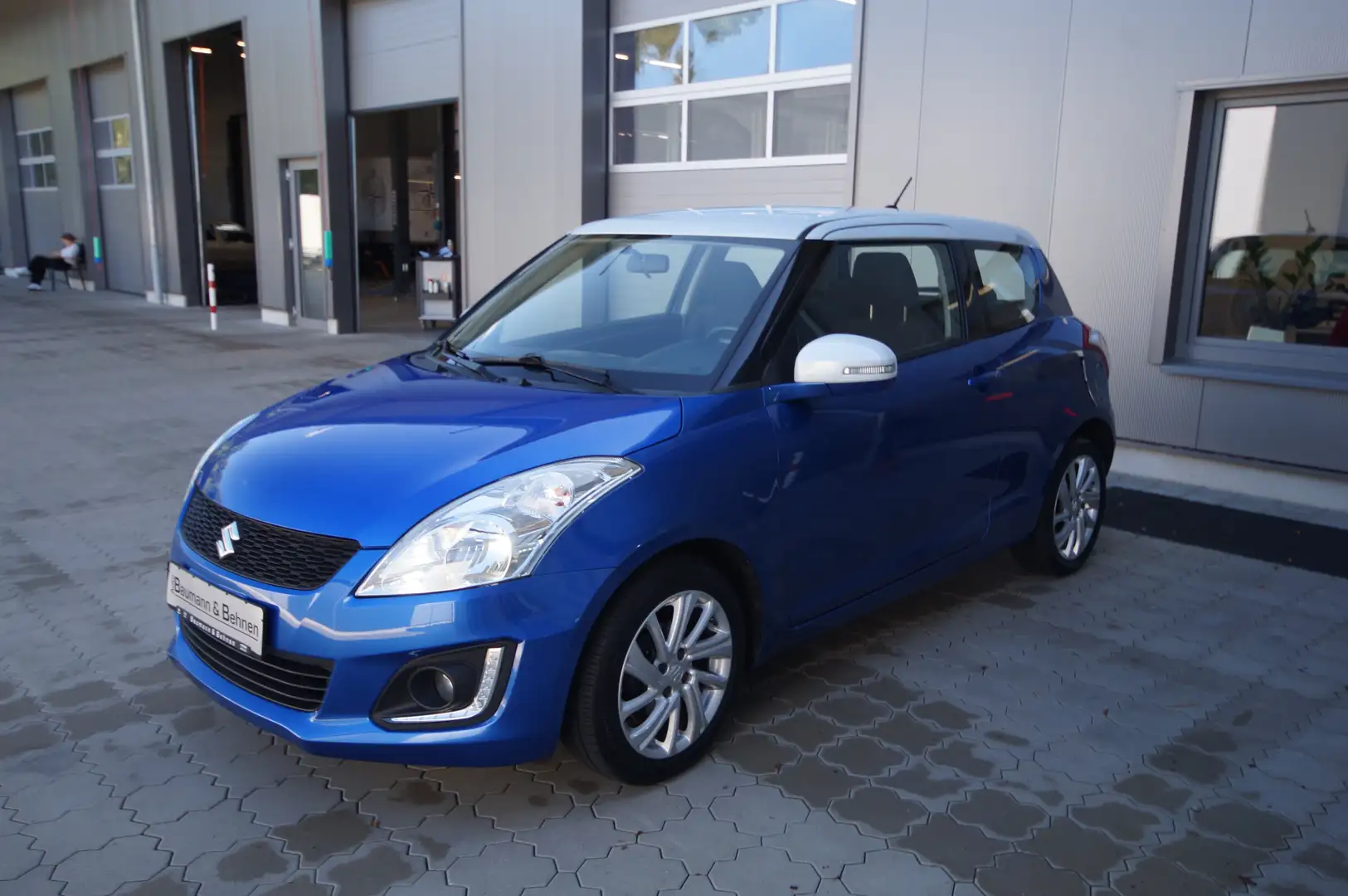 Suzuki Swift 1.2 Sondermodell "30 JAHRE" Blau - 1
