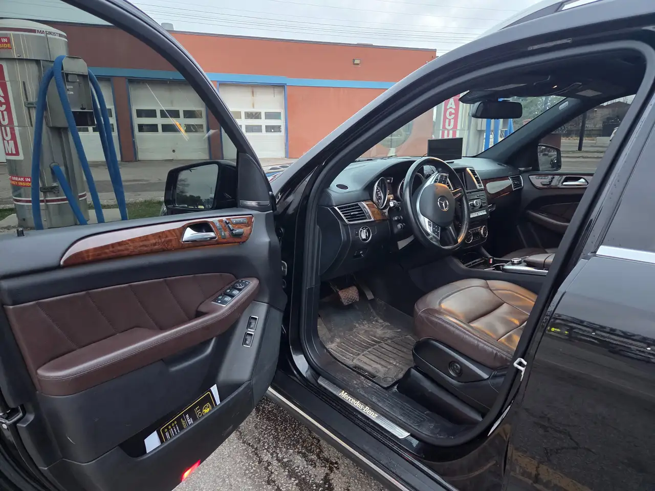 Mercedes-Benz GL-Class снимка Mercedes-Benz GL-Class