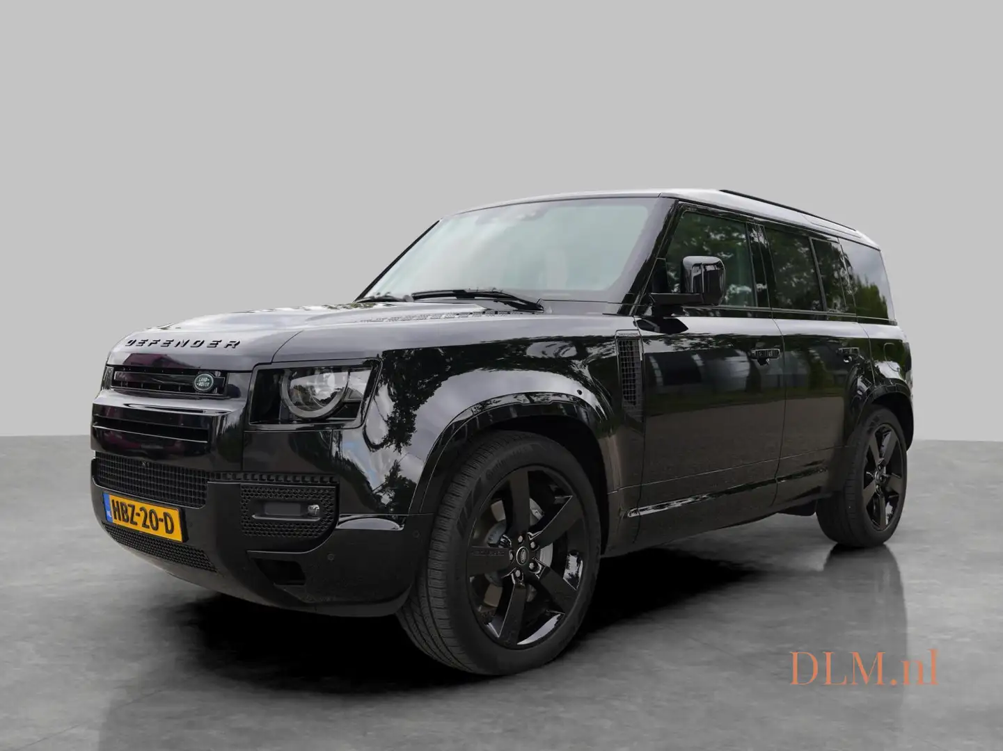 Land Rover Defender 110 2.0 P300e 110 X-Dynamic HSE Noir - 1