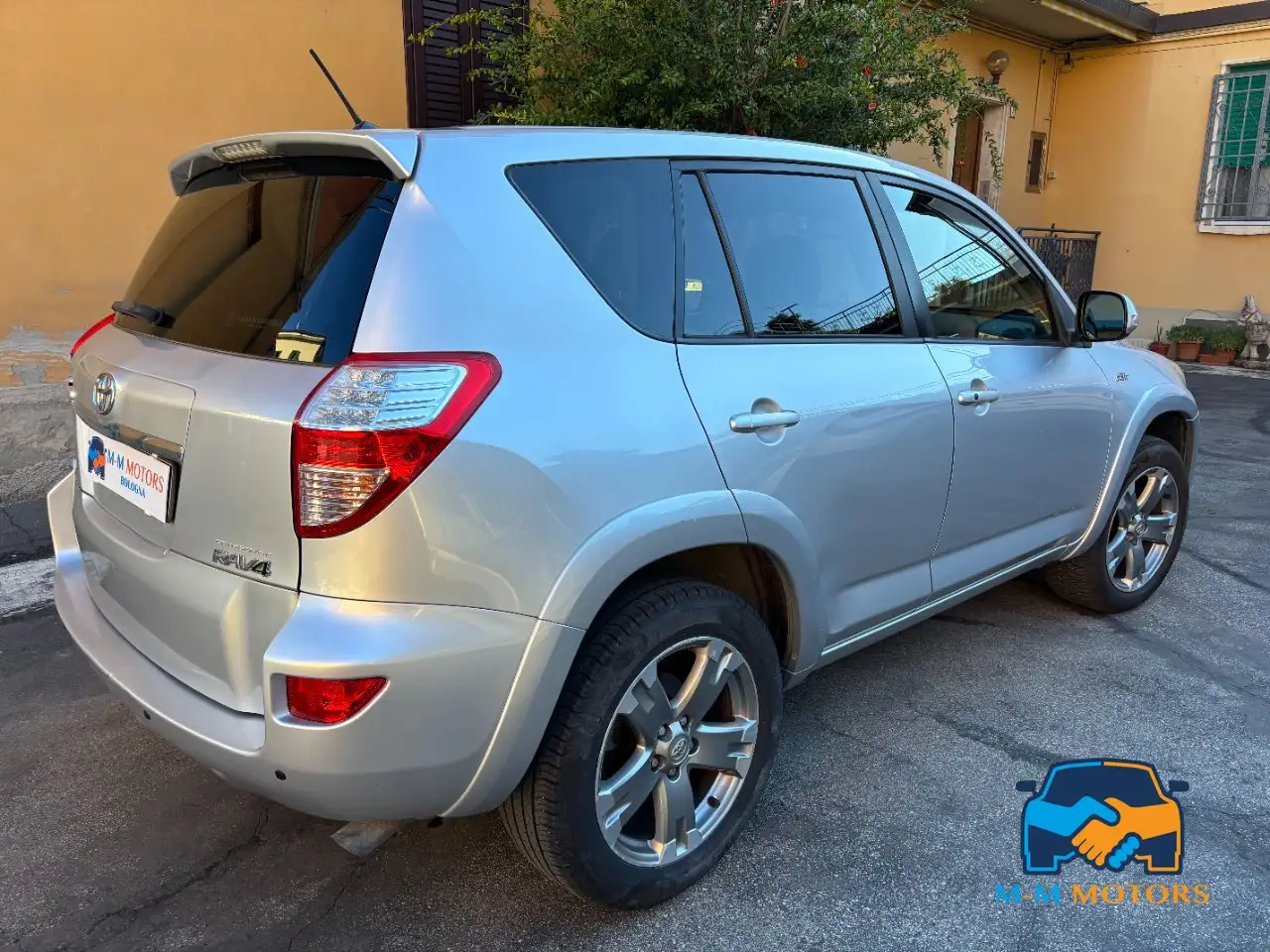 TOYOTA RAV4 2.2 D-CAT 150CV - LUXE - BVA - 4X4 - CAMÉRA DE RECUL - SELLERIE CUIR - 152.000 KMS