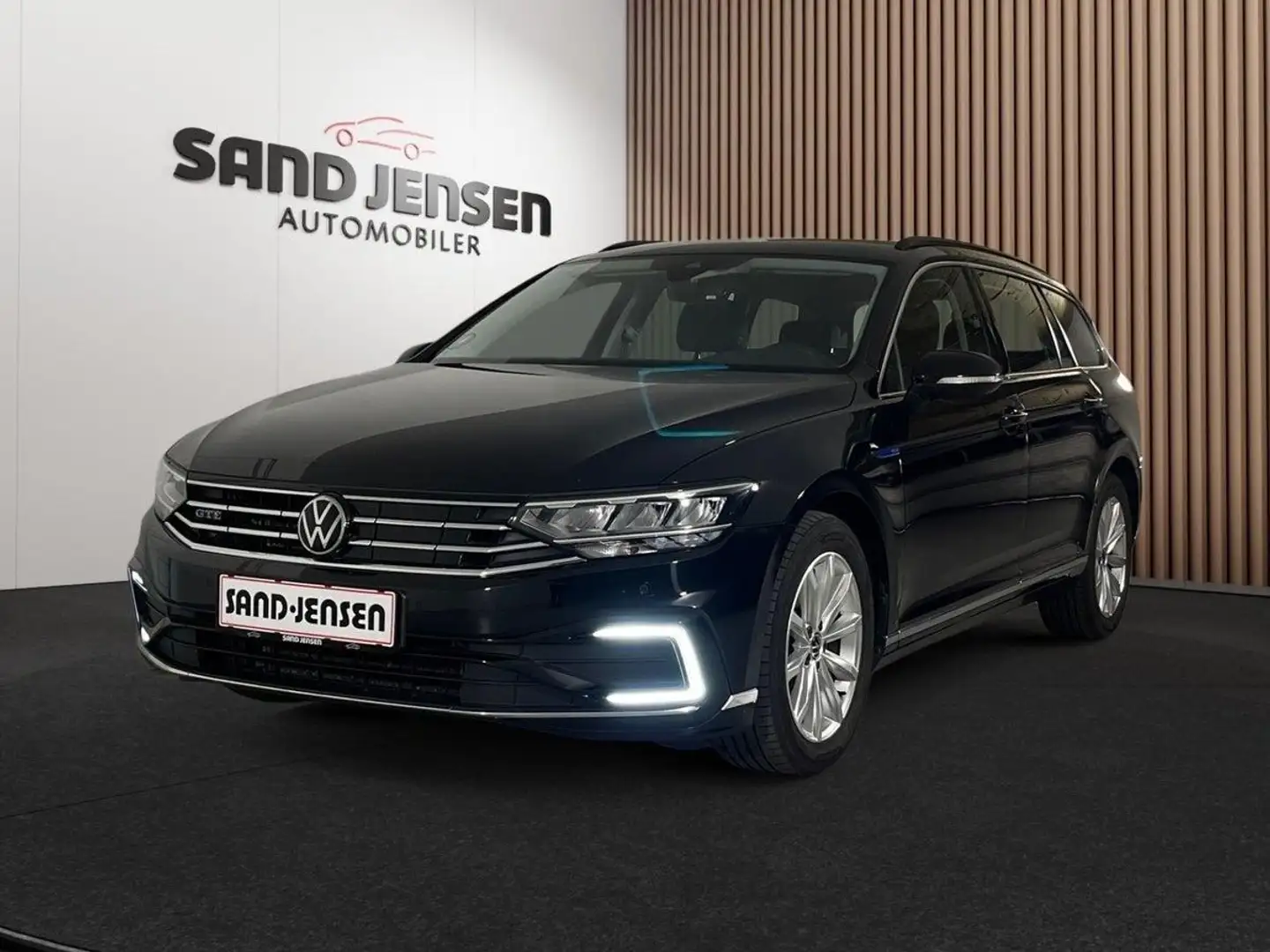 Volkswagen Passat Variant Passat 1,4 GTE Variant DSG AHK ACC Navi LED 17" Schwarz - 2