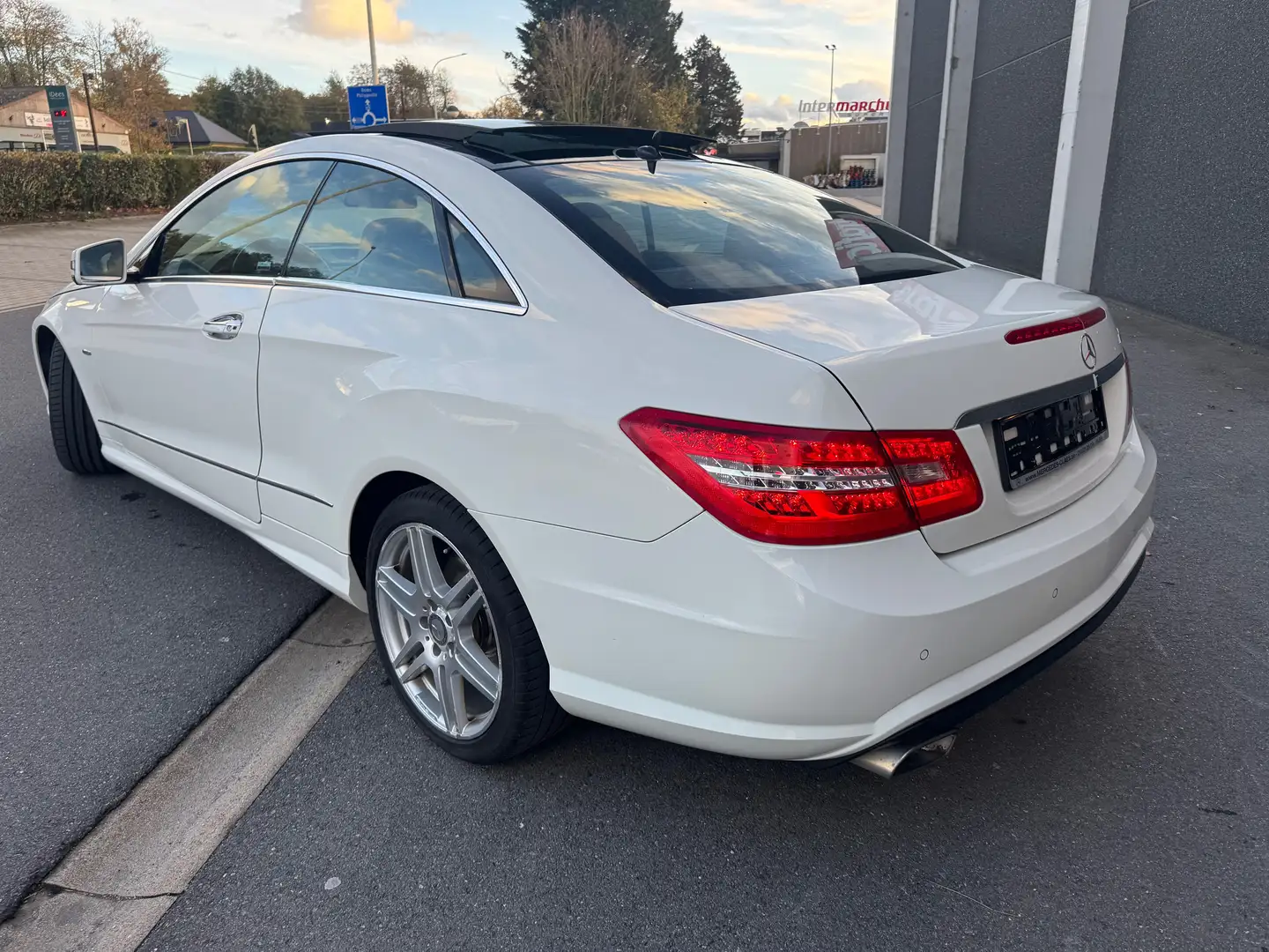 Mercedes-Benz E 220 COUPE E 220 CDI Pack AMG Prêt à immatriculer Blanc - 2