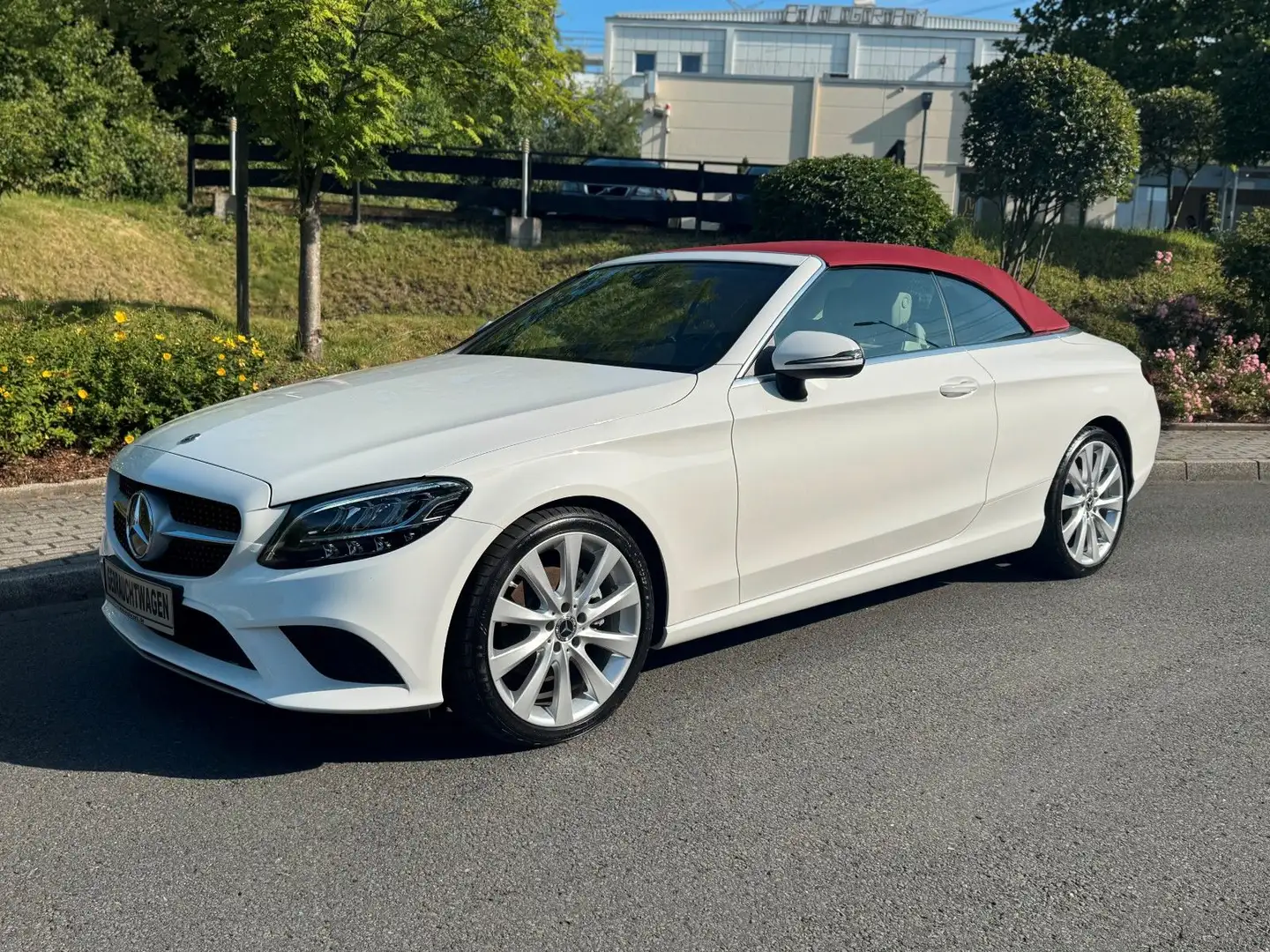 Mercedes-Benz C 220 d * 16.100km*LED*MB Scheckheft* Weiß - 1