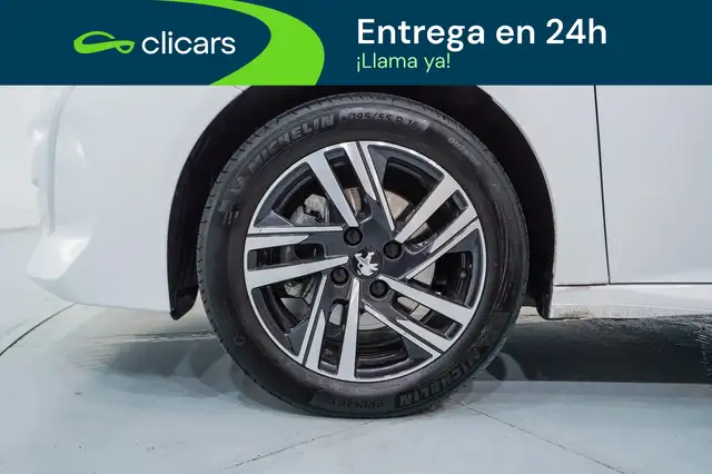 Peugeot 208 view 11