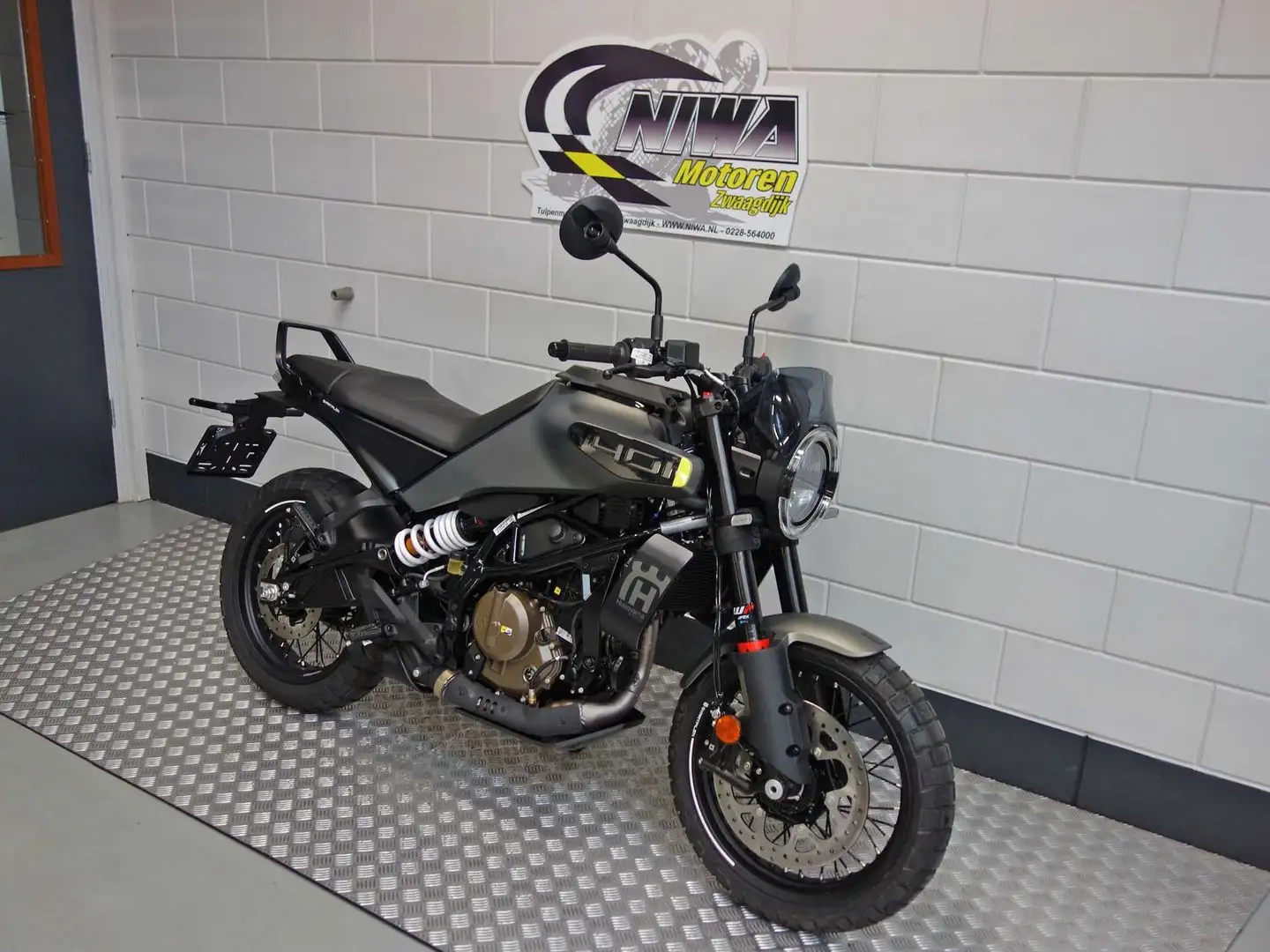 Husqvarna Svartpilen 401 Negru - 2