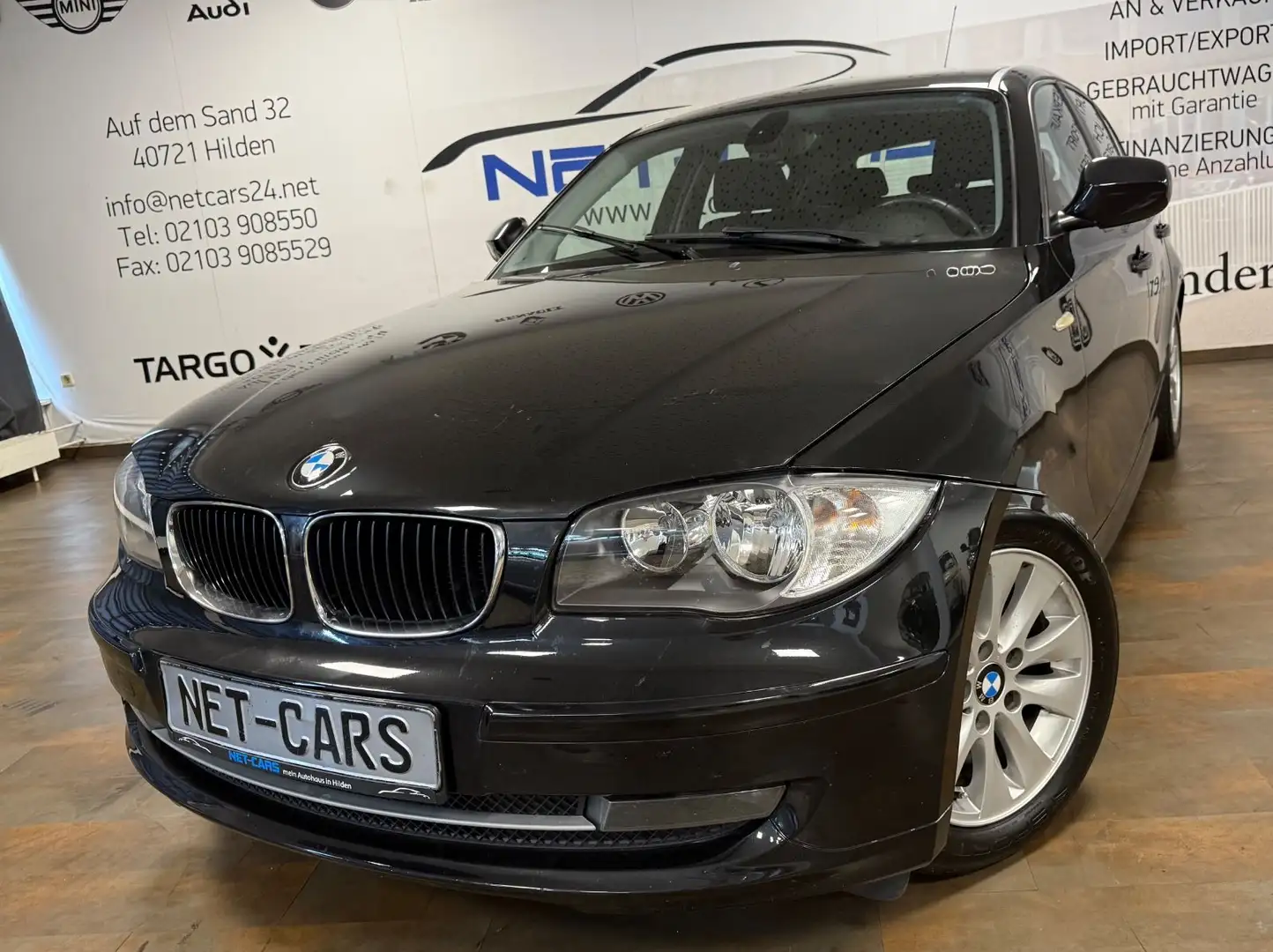 BMW 118 d Edition Lifestyle Klimaauto*Tempomat*PDC* Černá - 1