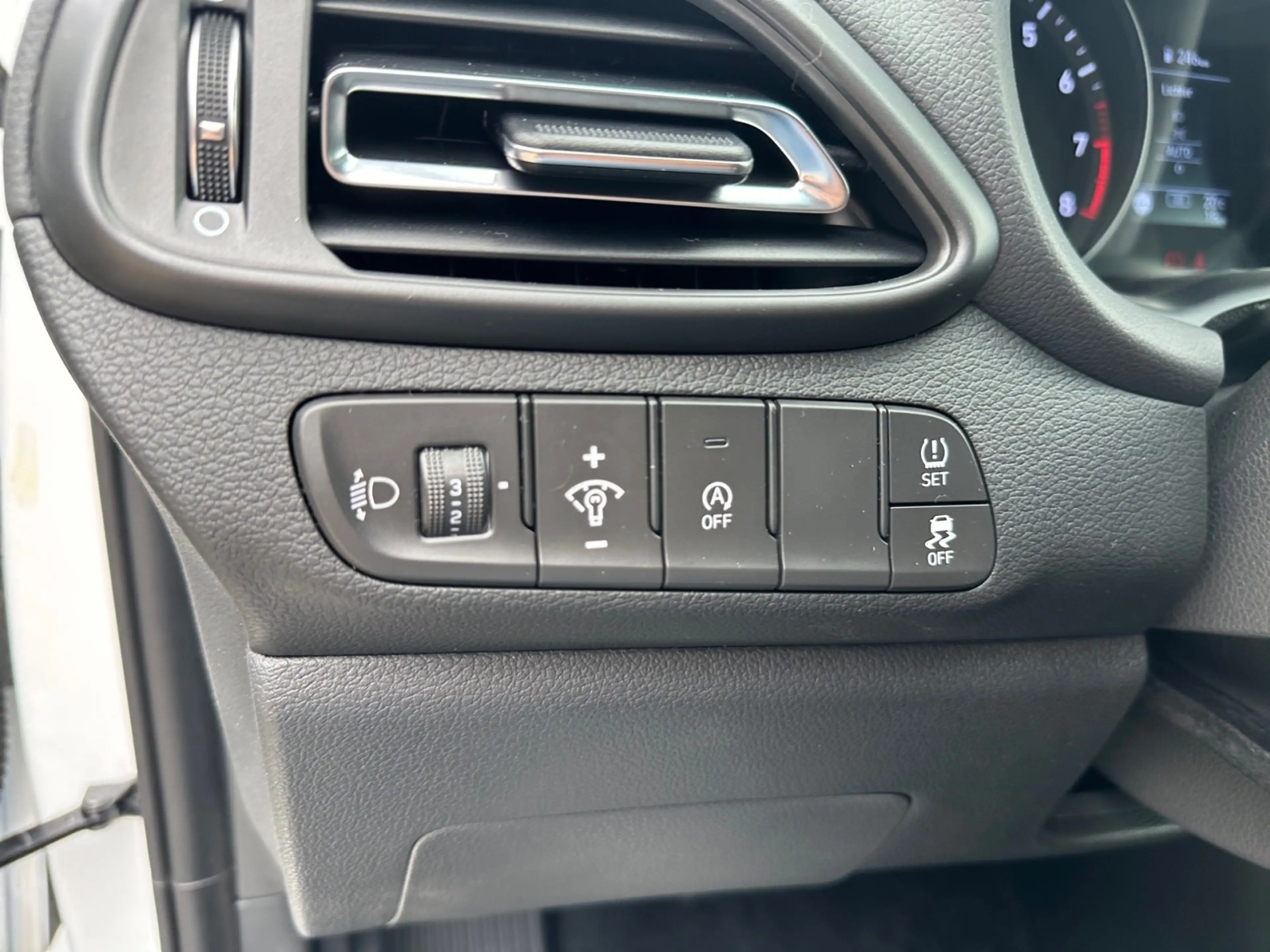 Hyundai i30 i30 1.5 T-GDI Advantage Mild-Hybrid  Navi/Autom. — photo 15