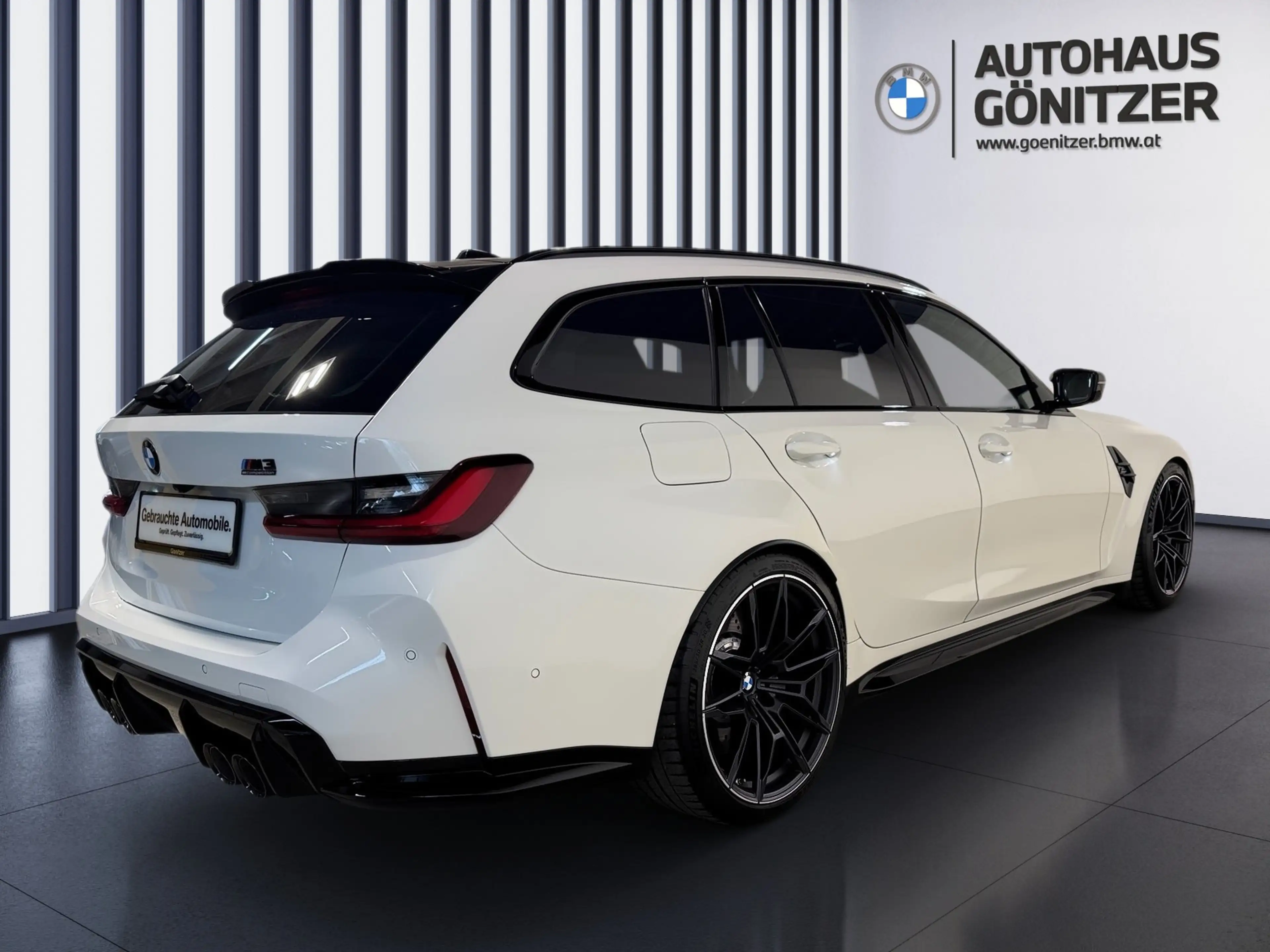 BMW M3 Competition M xDrive — photo 13
