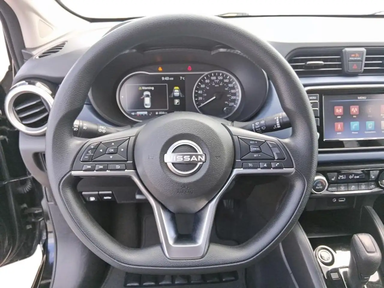 Nissan Versa снимка Nissan Versa