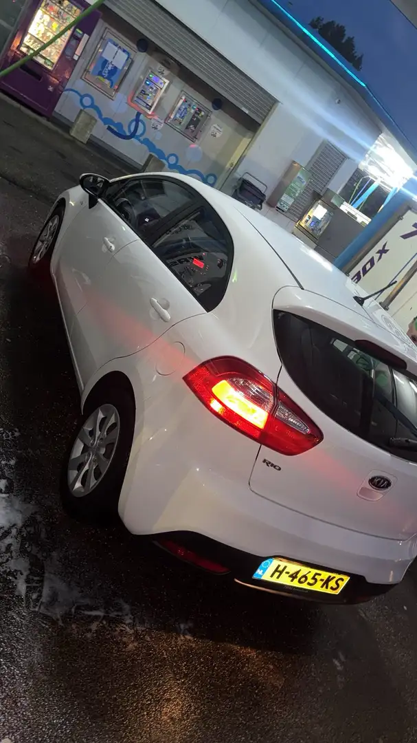 Kia Rio 1.2 CVVT Wit - 1