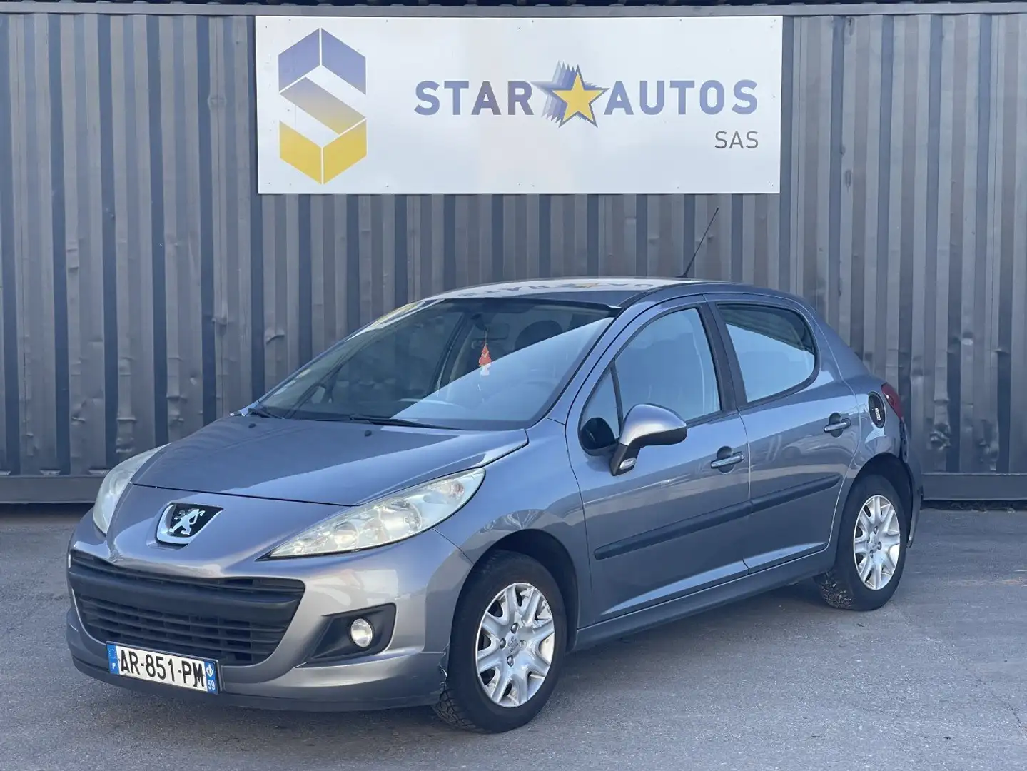 Peugeot 207 207 1.4 HDi 70ch Série 64 Grau - 1