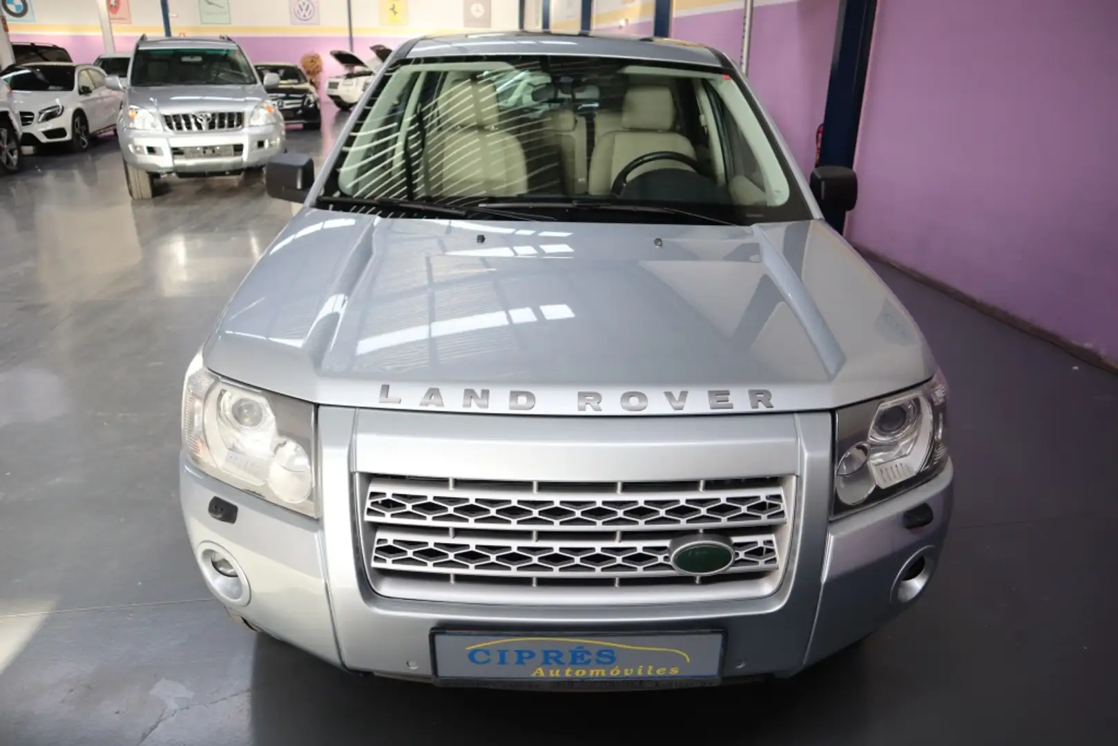 Land Rover Freelander 2.2Td4 HSE CommandShift Plateado - 2