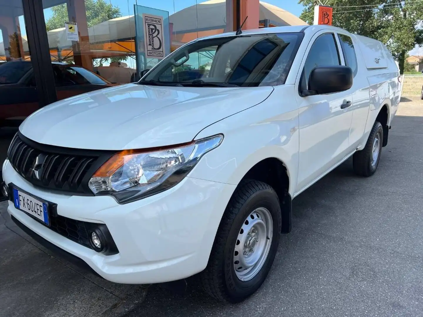 Mitsubishi L200 Cl.cab 2.4d Invite 4wd 154cv N1 E6 Bianco - 1