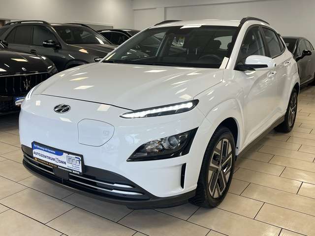 Imagine Hyundai KONA Select Elektro 2WD*ACC*R-Cam*CarPlay*PDC*SHZ