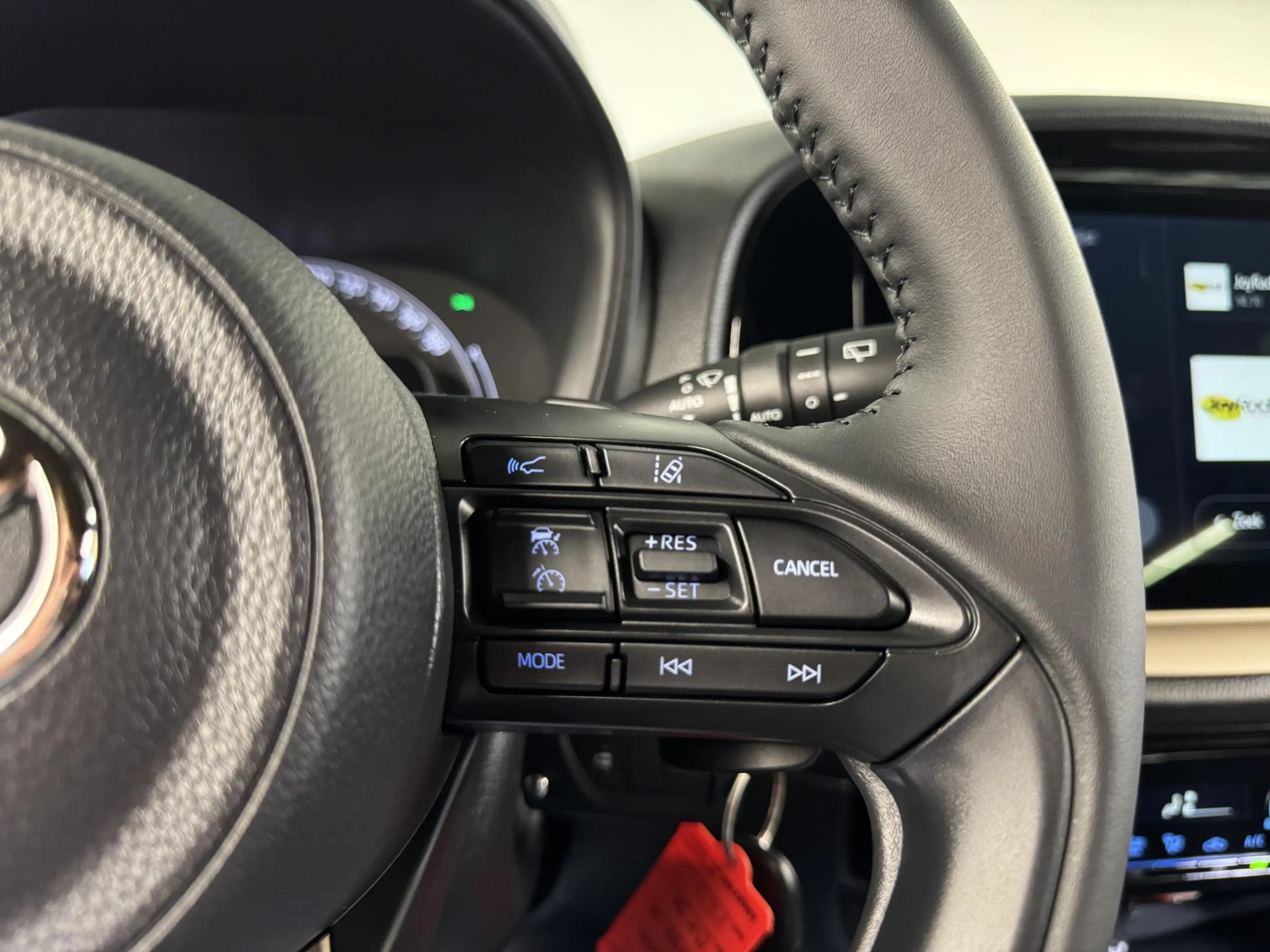 Toyota Aygo X 1.0 VVT-i S-CVT Envy | Climate control | Cloud-Nav — photo 15