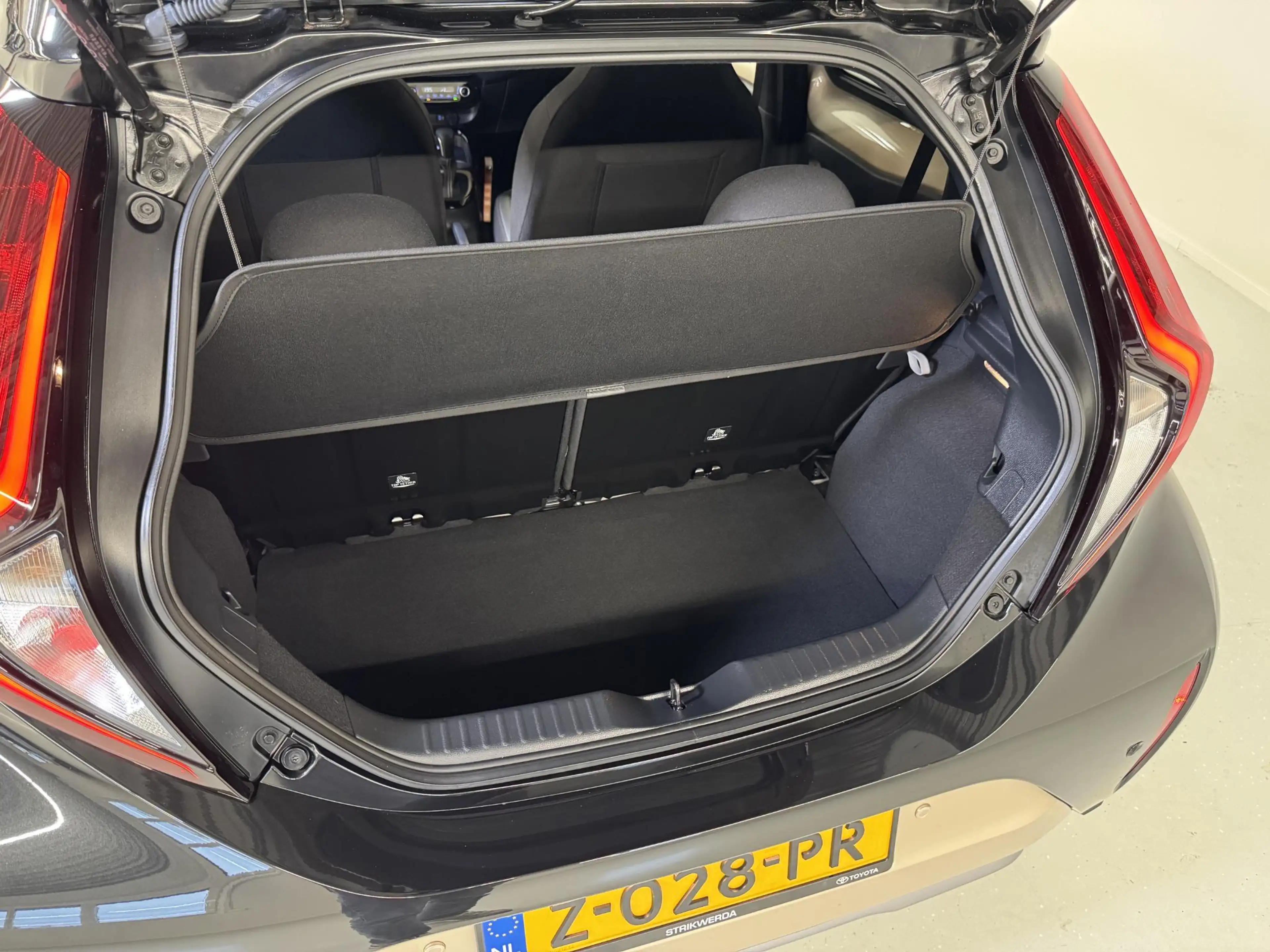 Toyota Aygo X 1.0 VVT-i S-CVT Envy | Climate control | Cloud-Nav — photo 9