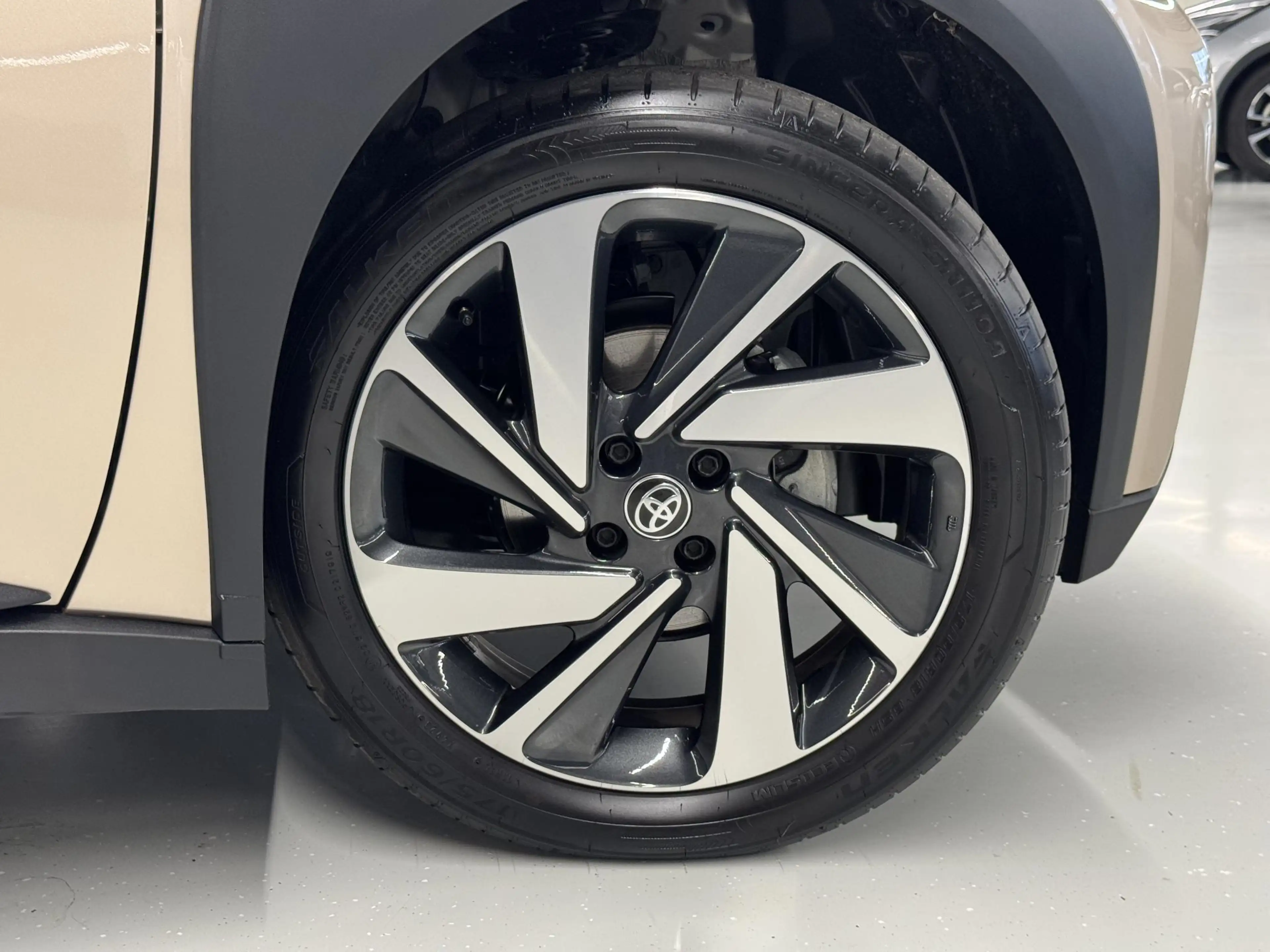 Toyota Aygo X 1.0 VVT-i S-CVT Envy | Climate control | Cloud-Nav — photo 6
