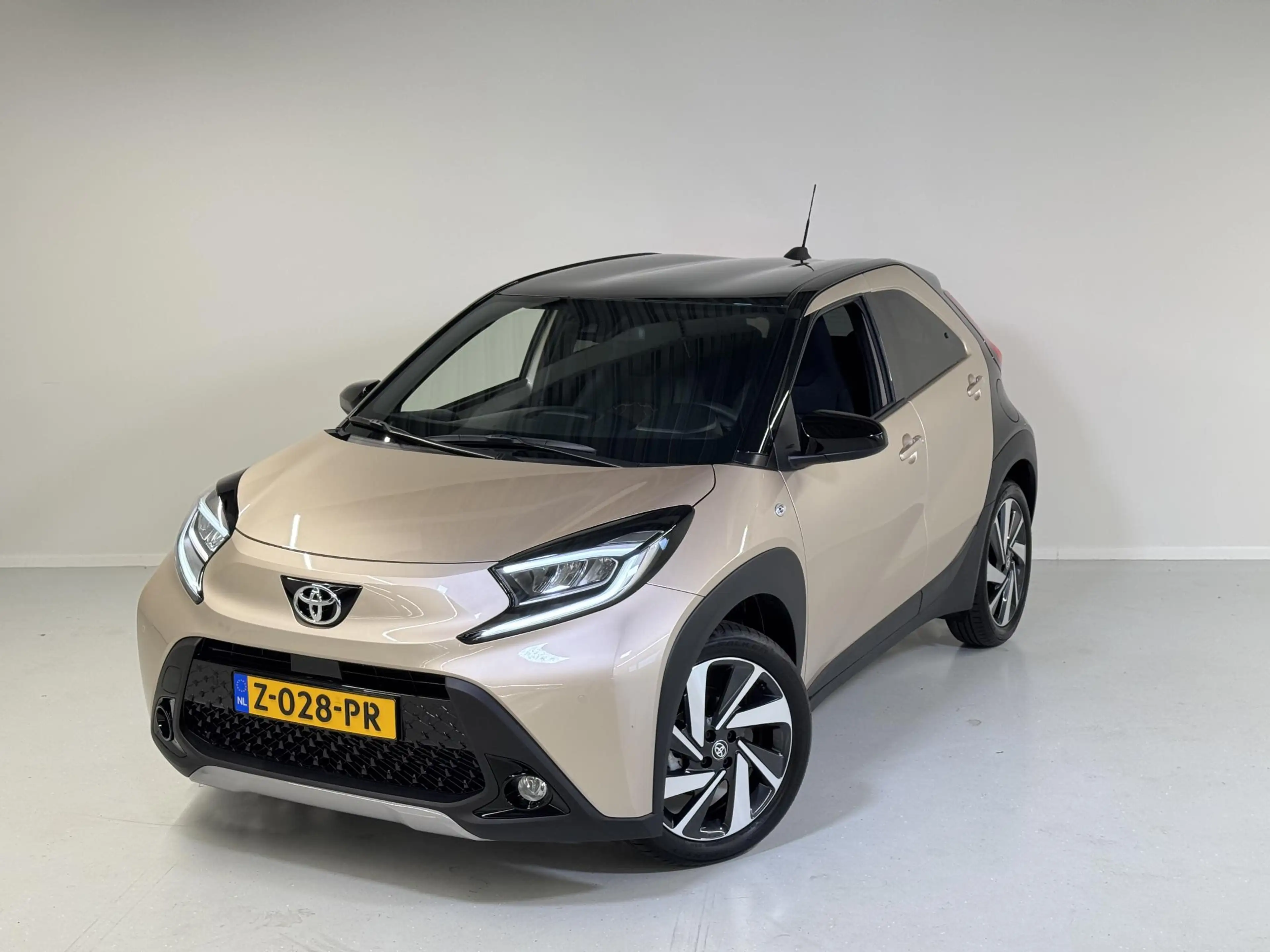 Toyota Aygo X 1.0 VVT-i S-CVT Envy | Climate control | Cloud-Nav — photo 4