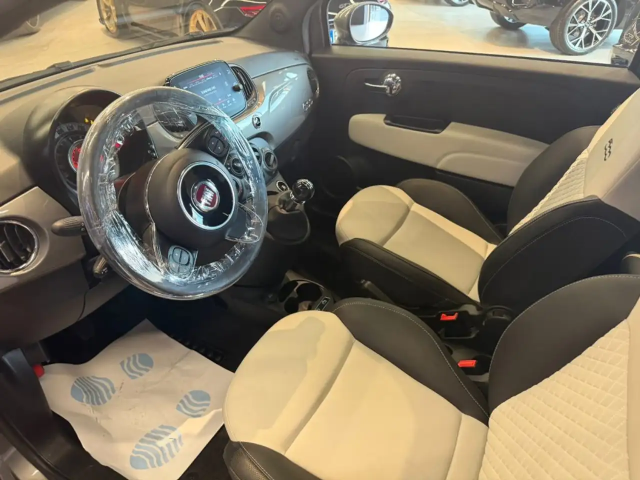 Fiat 500 1.0 Hybrid Dolcevita 8