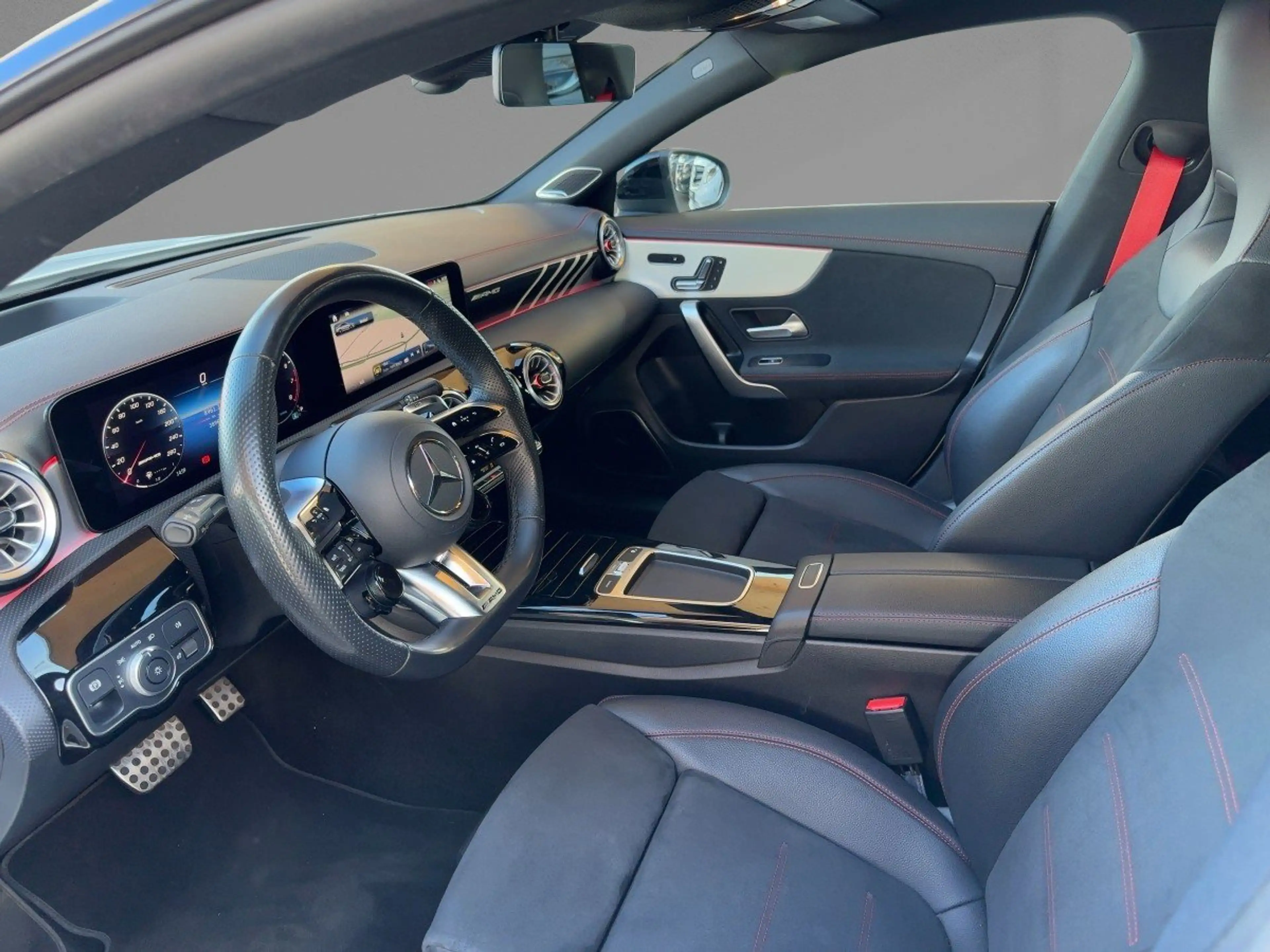 Mercedes-Benz CLA 35 AMG AMG CLA 35 4MATIC Coupé Prem+ HeadUp Pano 360°Kam — photo 8