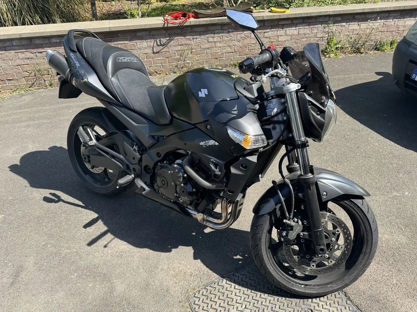 Suzuki GSR 600 - 1