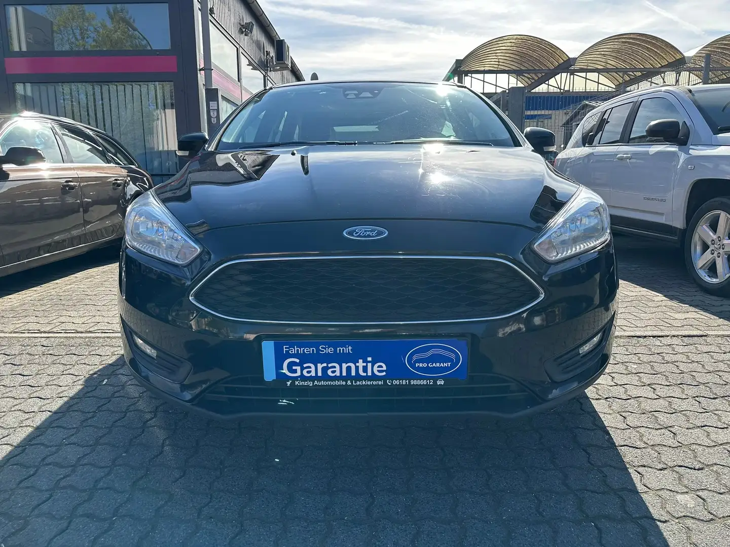 Ford Focus Trend Schwarz - 2