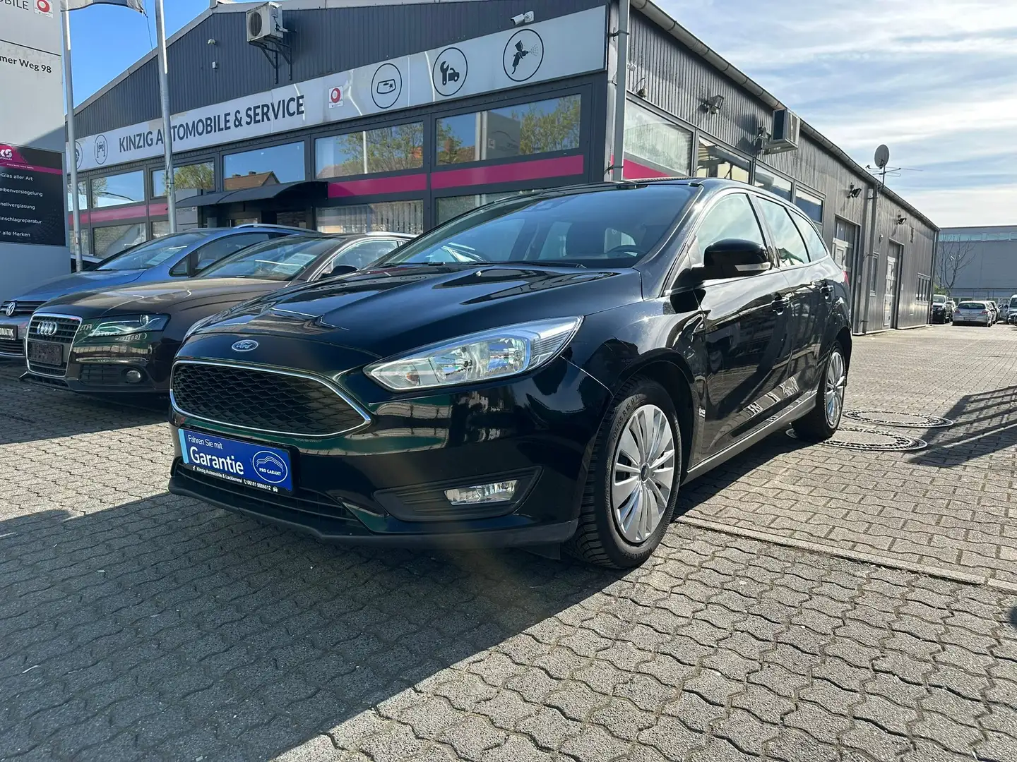 Ford Focus Trend Schwarz - 1