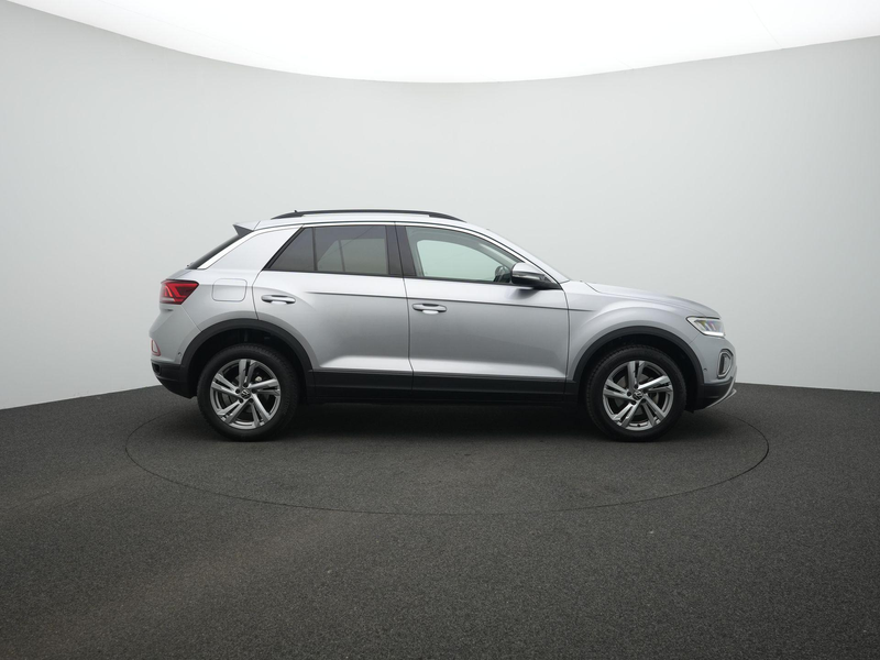 Volkswagen T-Roc 1.0 TSI 110pk Life | Achteruitrijcamera | Adaptive — photo 4