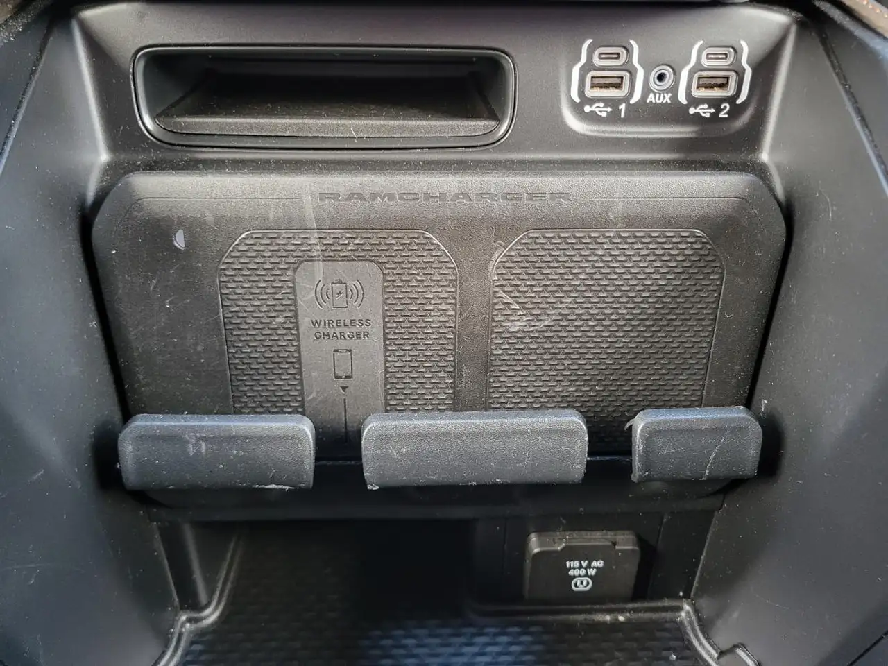 RAM 1500 снимка RAM 1500